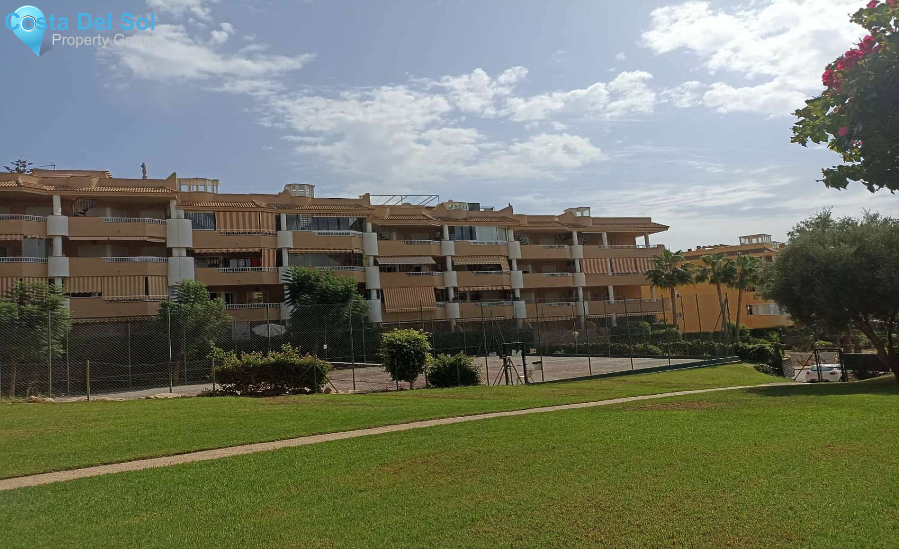 Middle Floor Apartment in Fuengirola-1420063