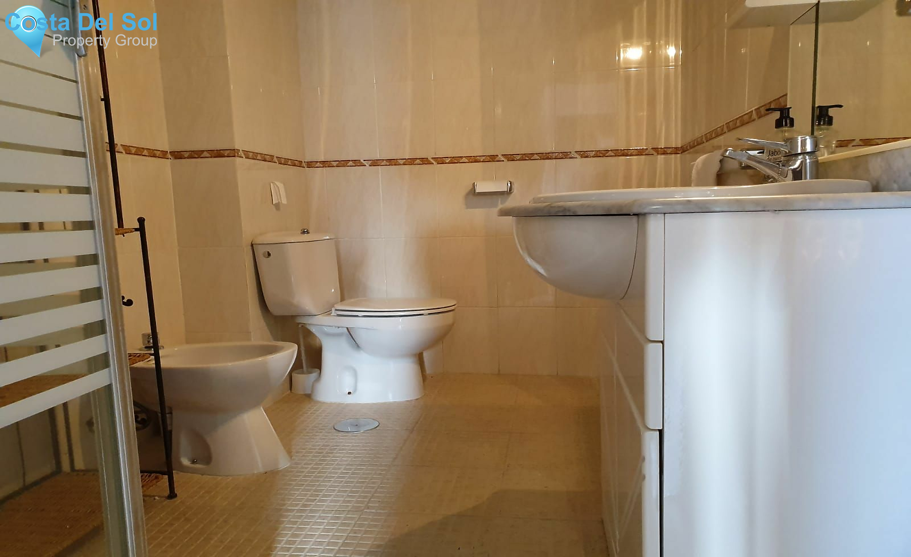 Middle Floor Apartment in Fuengirola-1429982