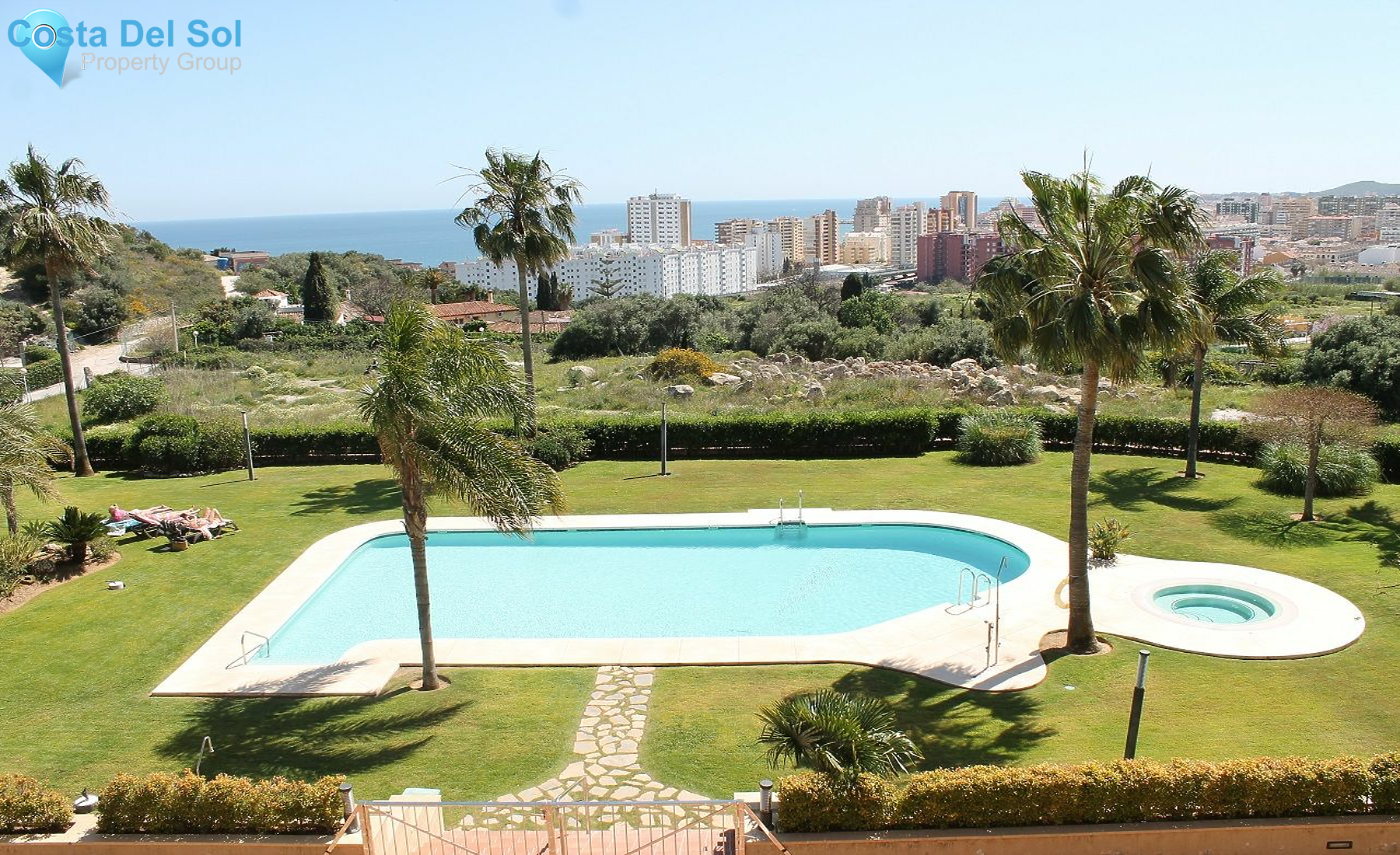 Middle Floor Apartment in Fuengirola-1483746