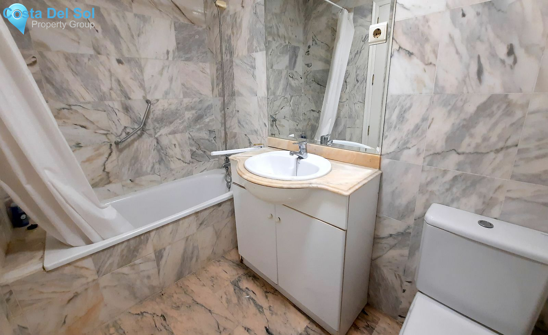 Middle Floor Apartment in Fuengirola-1515911