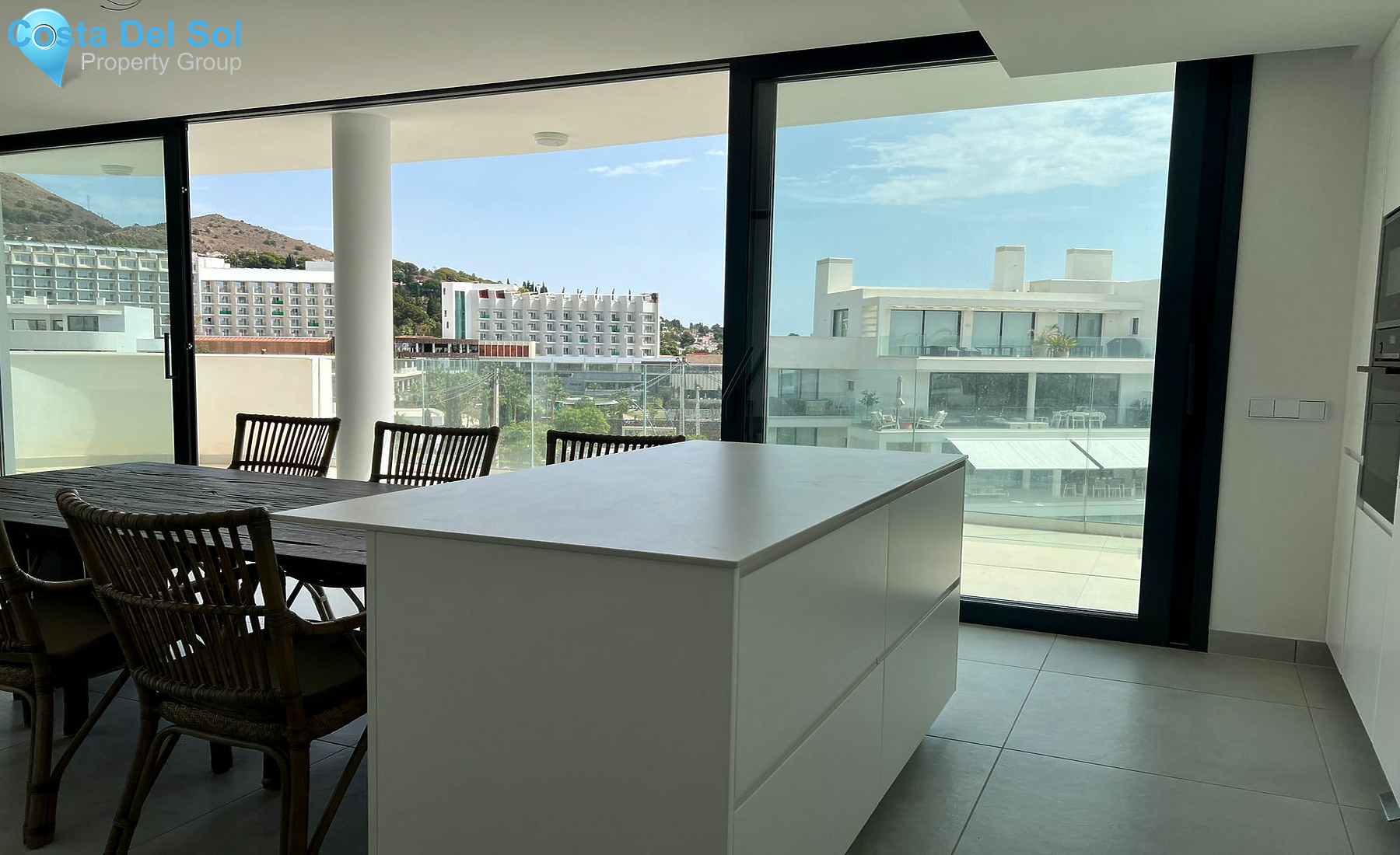 Middle Floor Apartment in Fuengirola-1553936