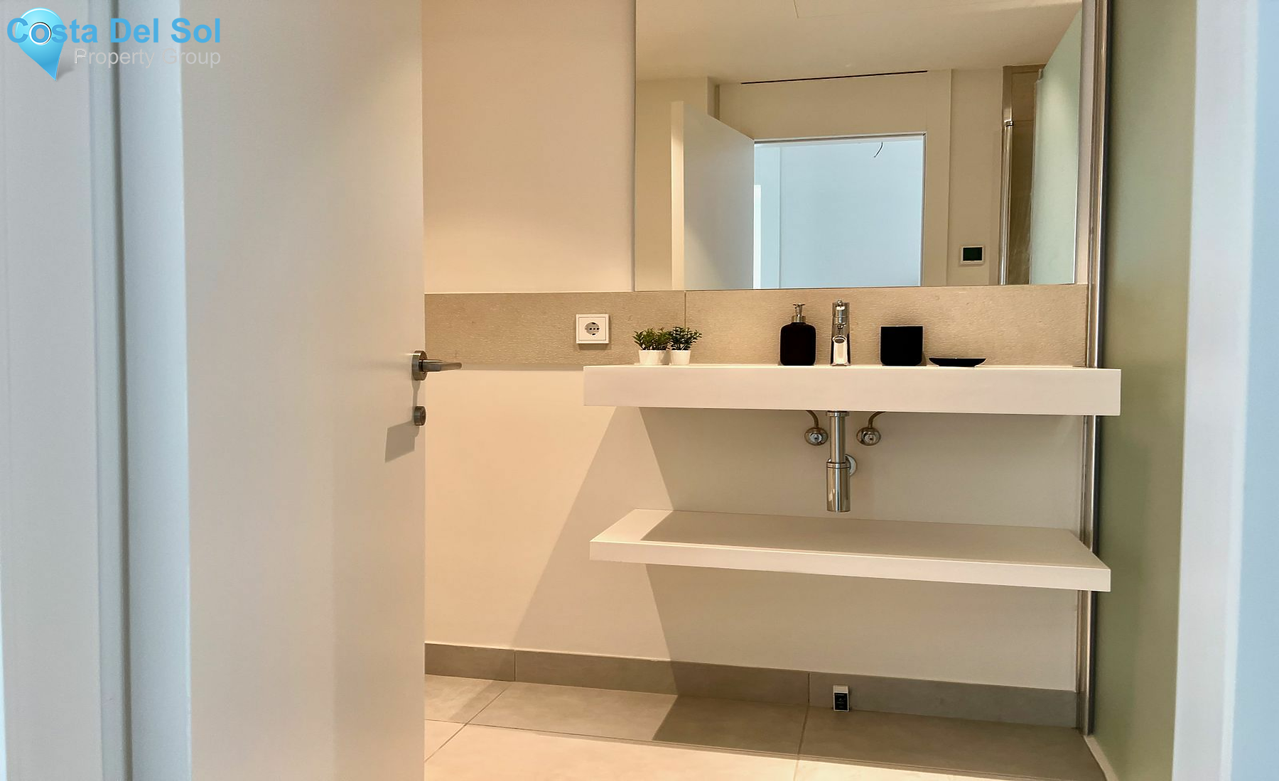 Middle Floor Apartment in Fuengirola-1553939