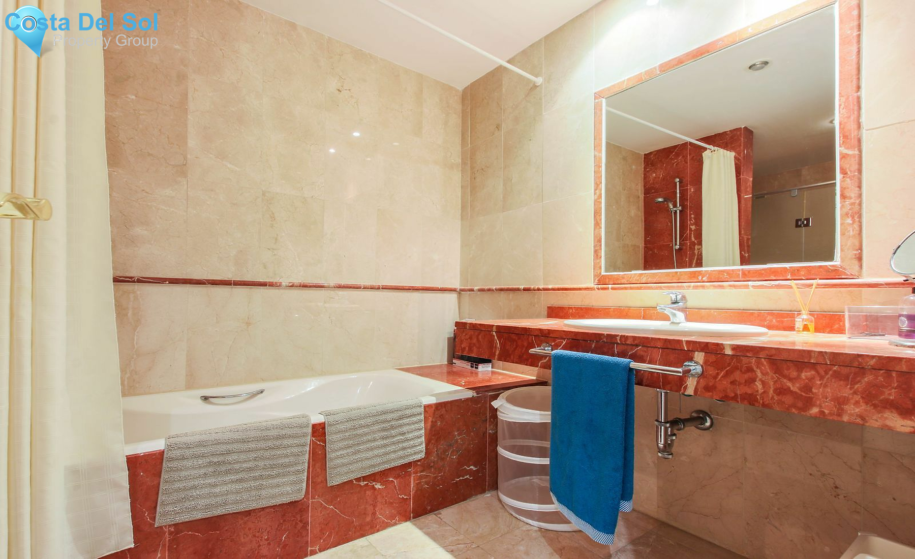 Middle Floor Apartment in Hacienda del Sol-1386986