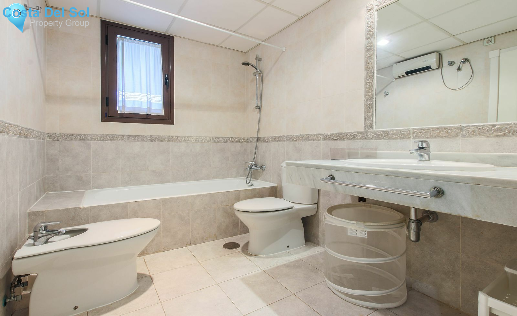 Middle Floor Apartment in Hacienda del Sol-1386979