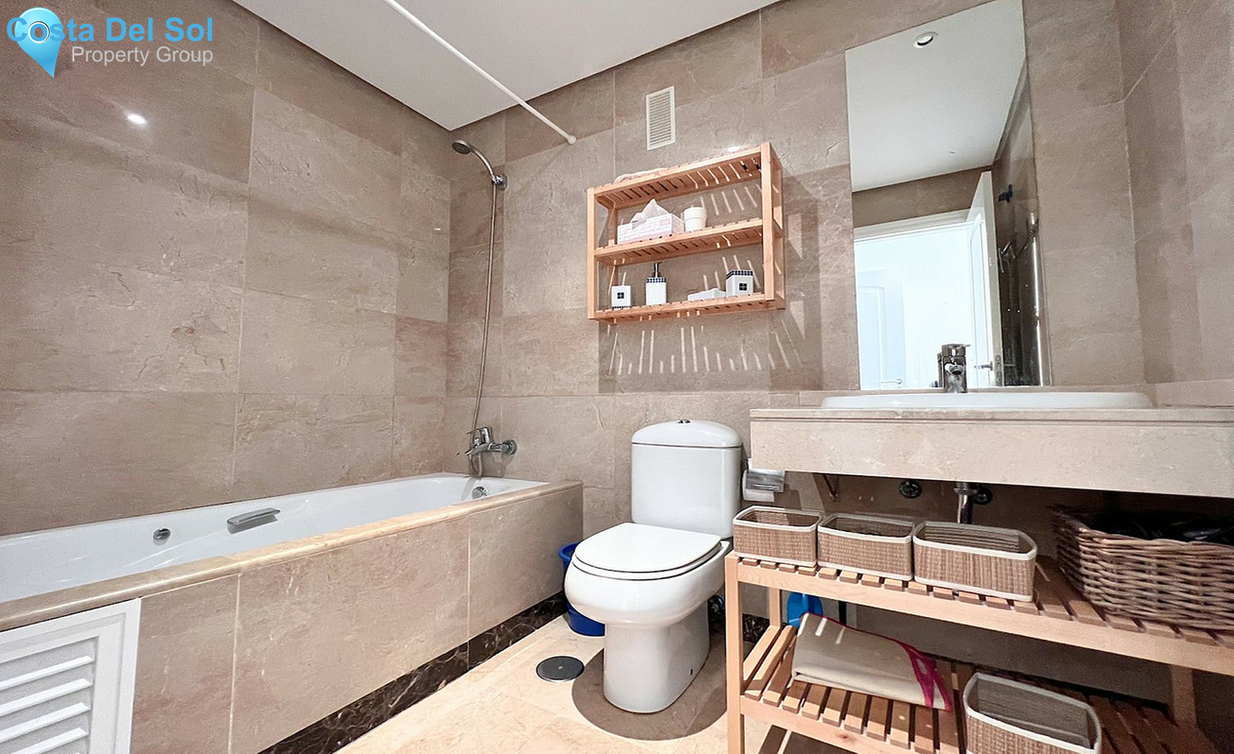 Middle Floor Apartment in La Alcaidesa-1509354