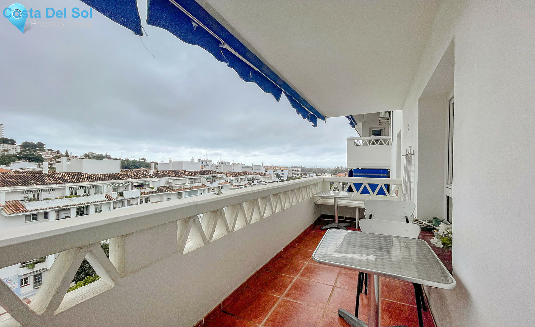Middle Floor Apartment in La Campana-1300520