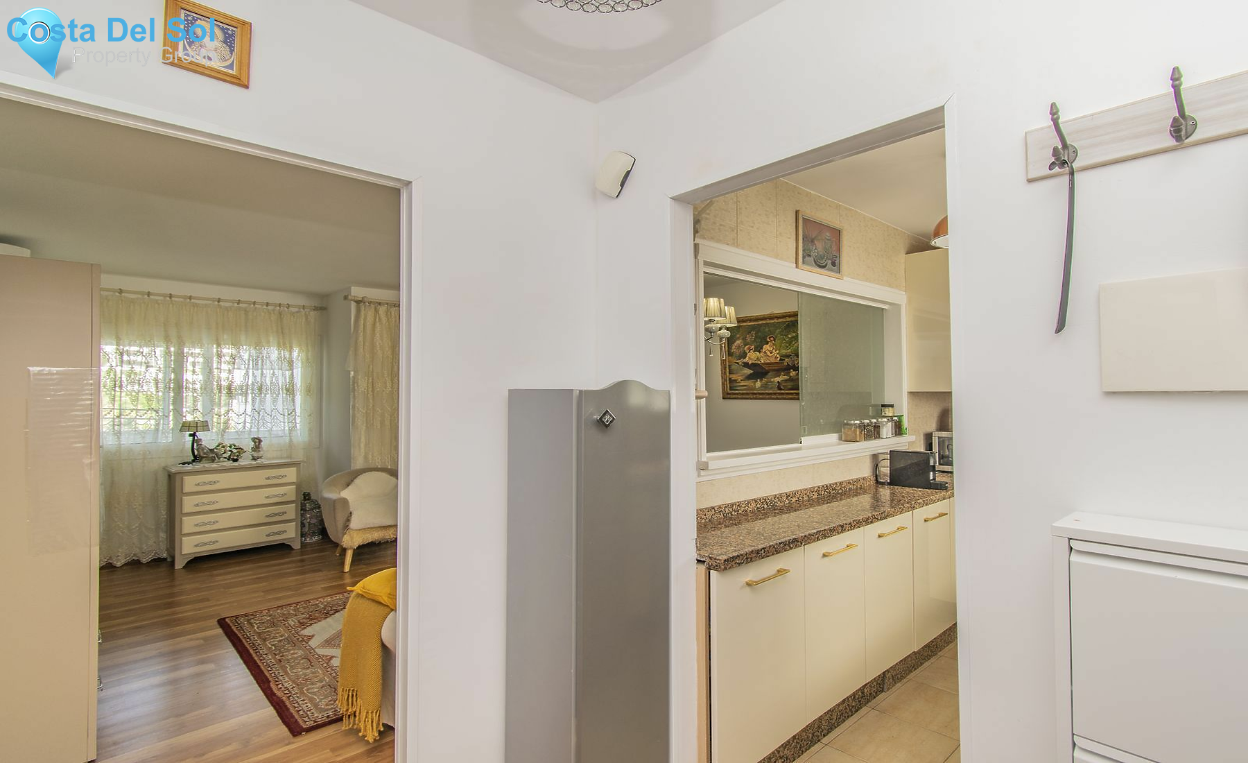 Middle Floor Apartment in La Campana-1179097