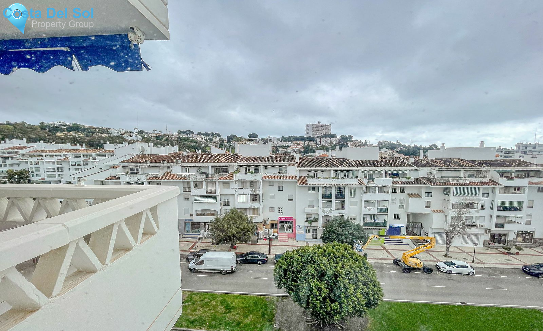 Middle Floor Apartment in La Campana-1188795