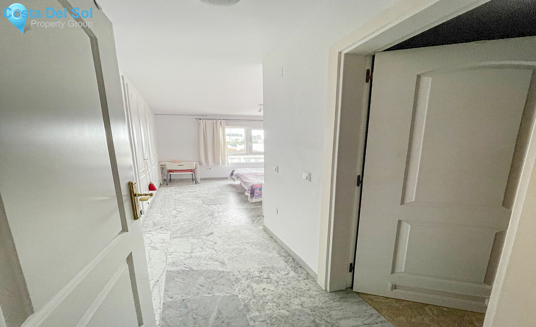 Middle Floor Apartment in La Campana-1188796