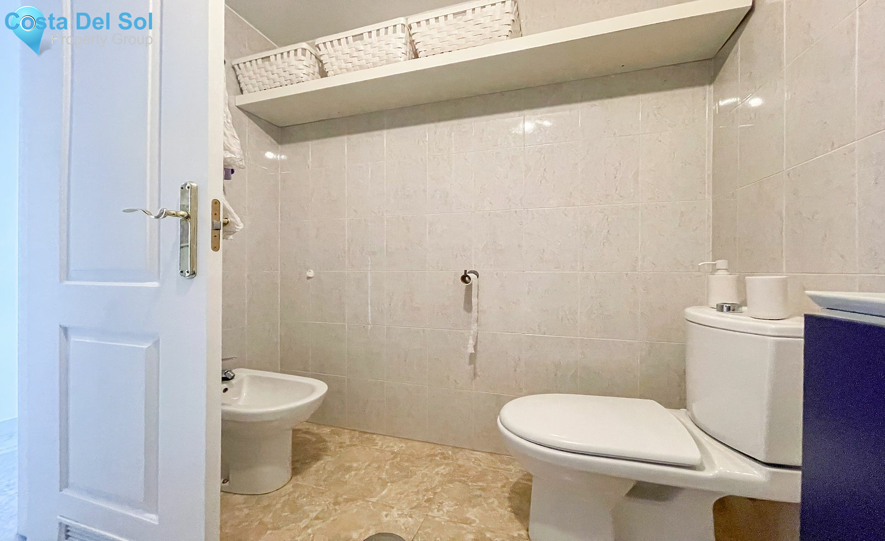 Middle Floor Apartment in La Campana-1188798