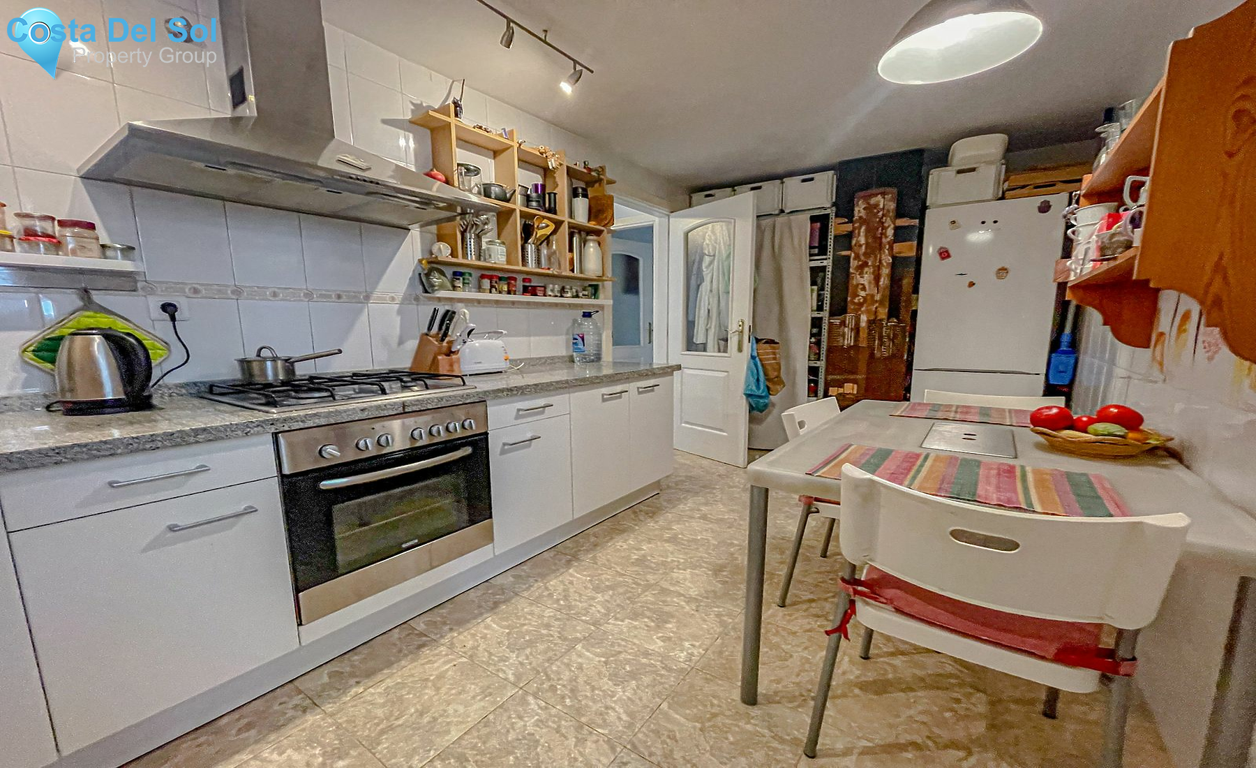 Middle Floor Apartment in La Campana-1188789