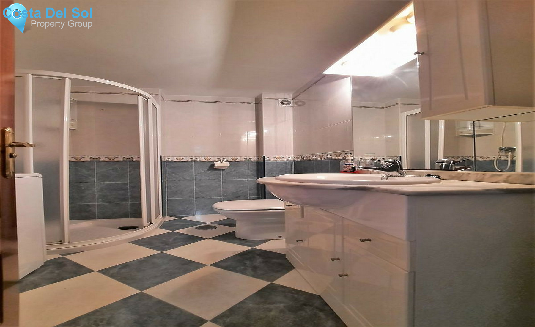 Middle Floor Apartment in La Carihuela