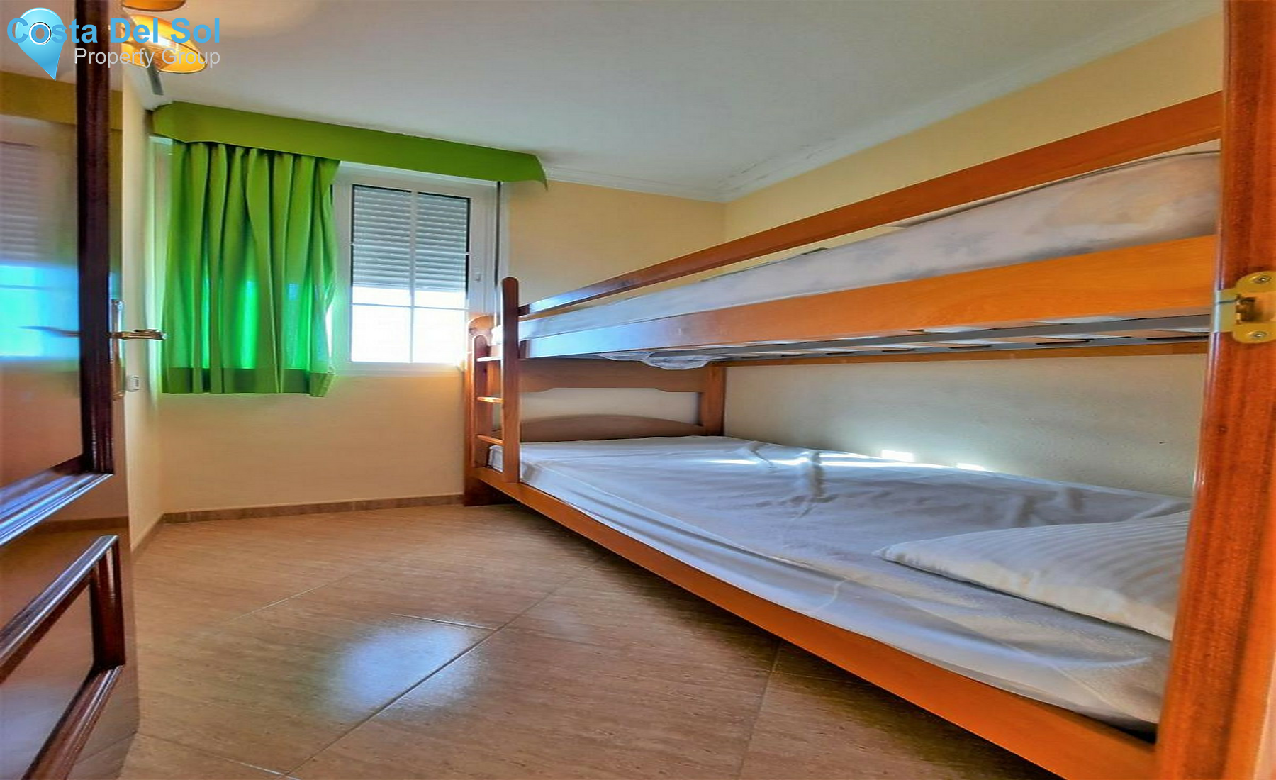 Middle Floor Apartment in La Carihuela-1321975