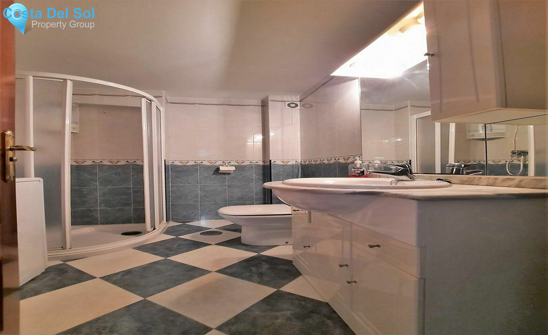 Middle Floor Apartment in La Carihuela-1139379