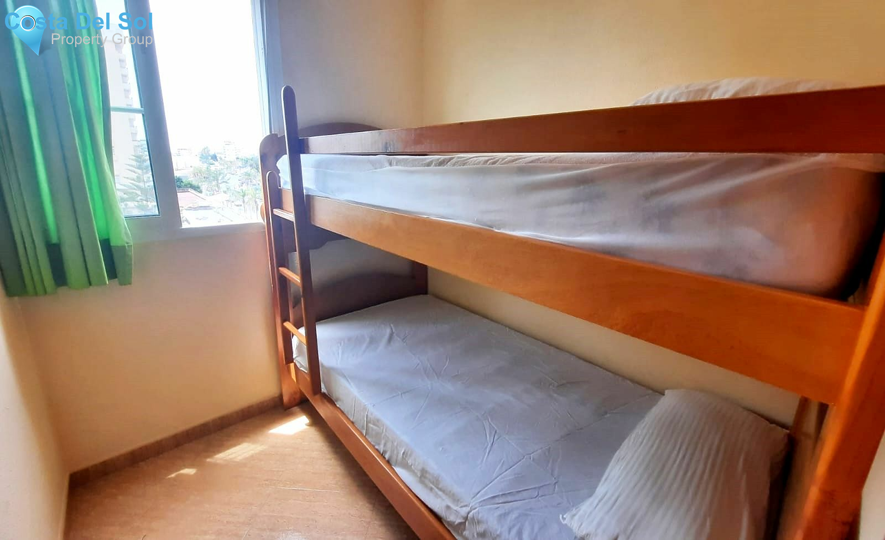 Middle Floor Apartment in La Carihuela-1161417