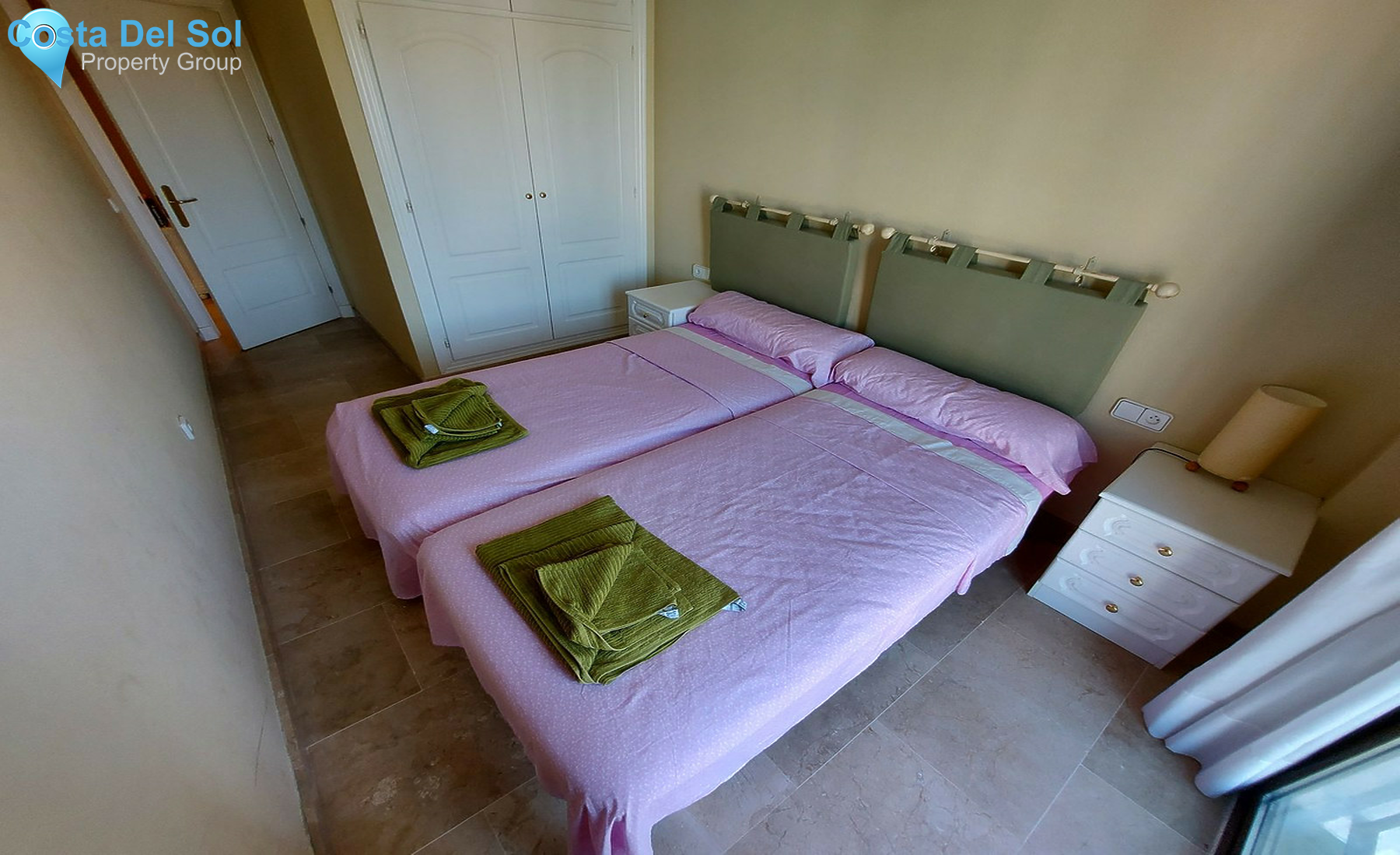 Middle Floor Apartment in La Duquesa-1278325