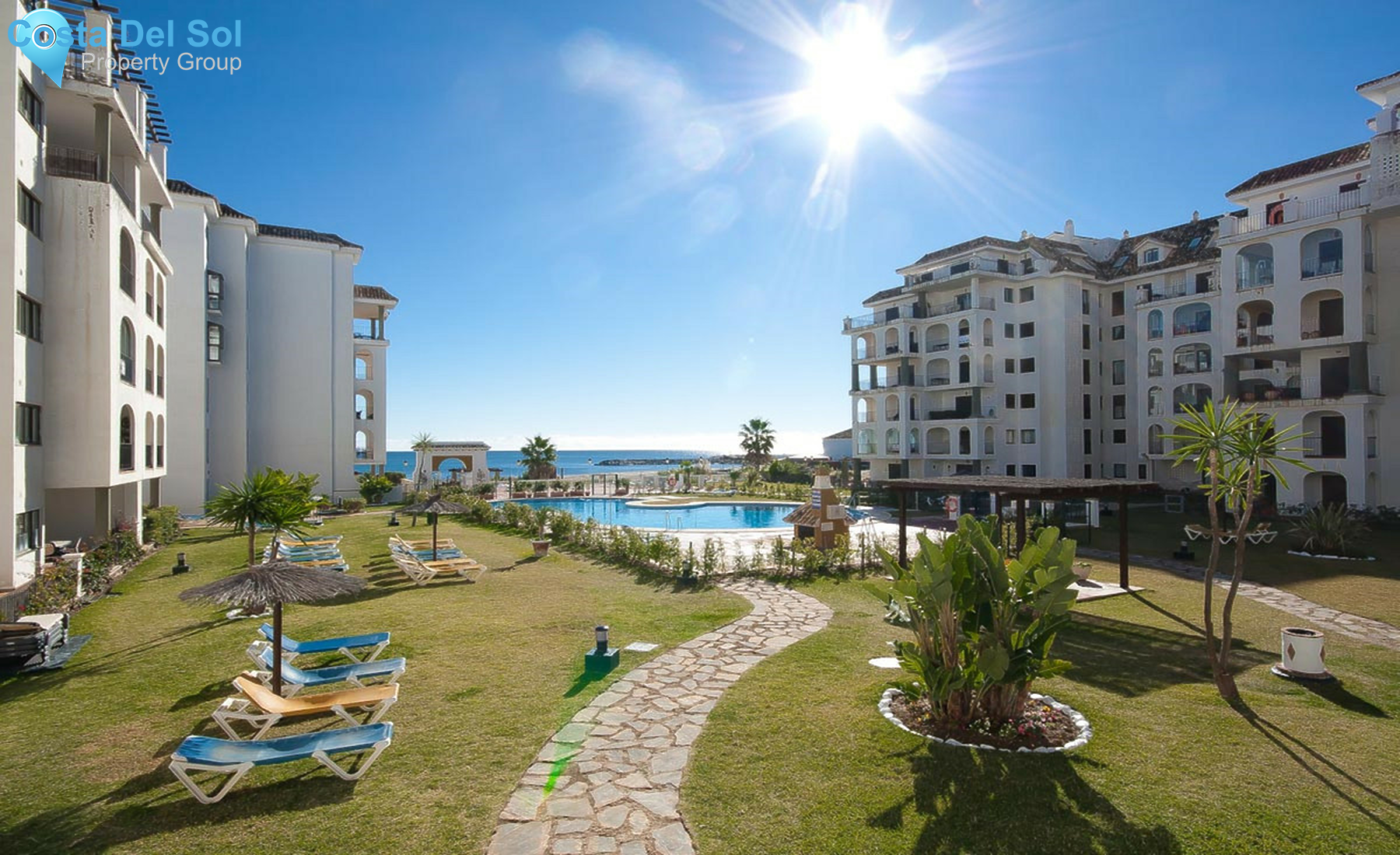 Middle Floor Apartment in La Duquesa-1312197