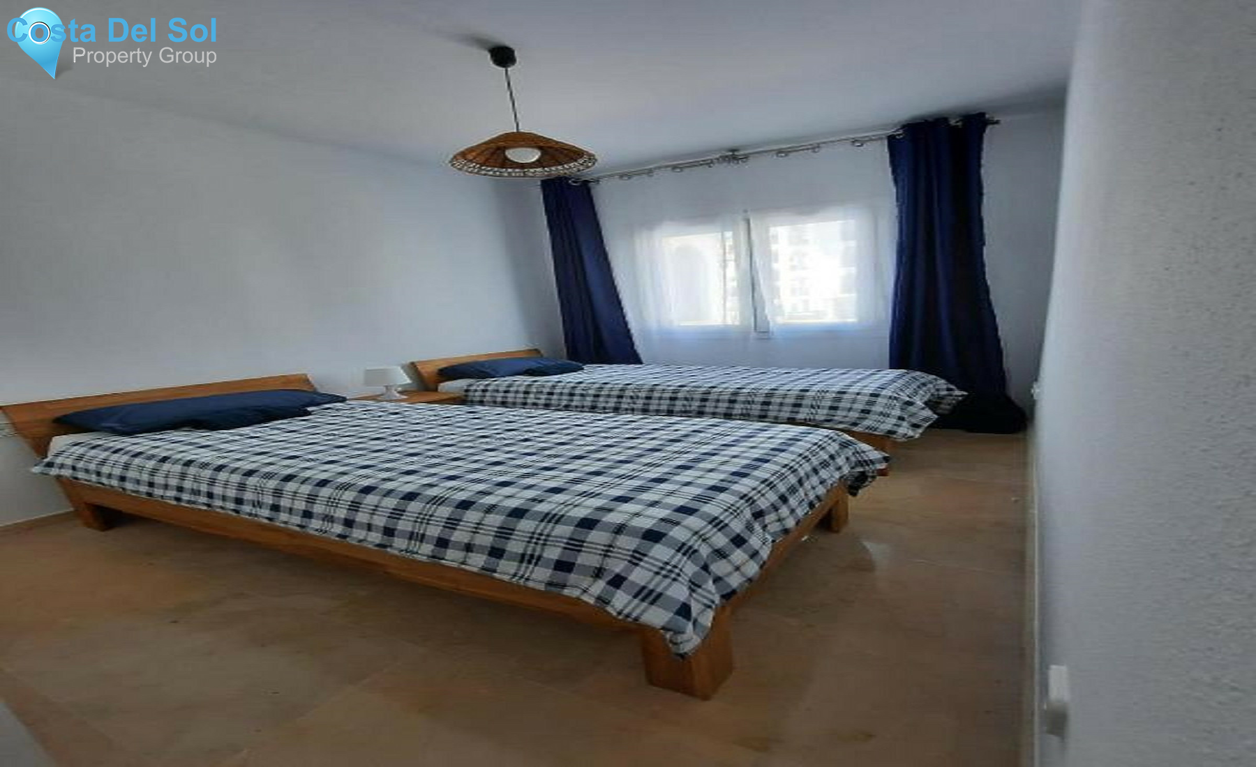 Middle Floor Apartment in La Duquesa-1312208