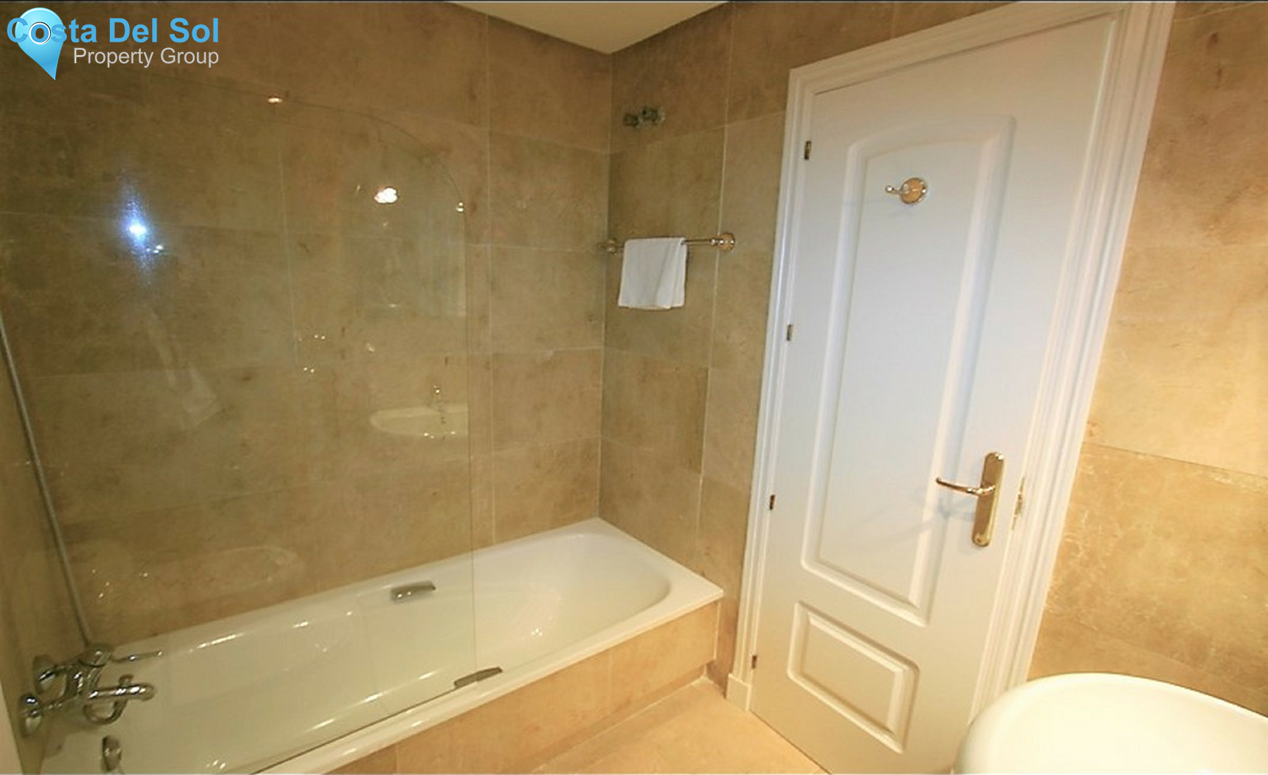 Middle Floor Apartment in La Duquesa-1312209