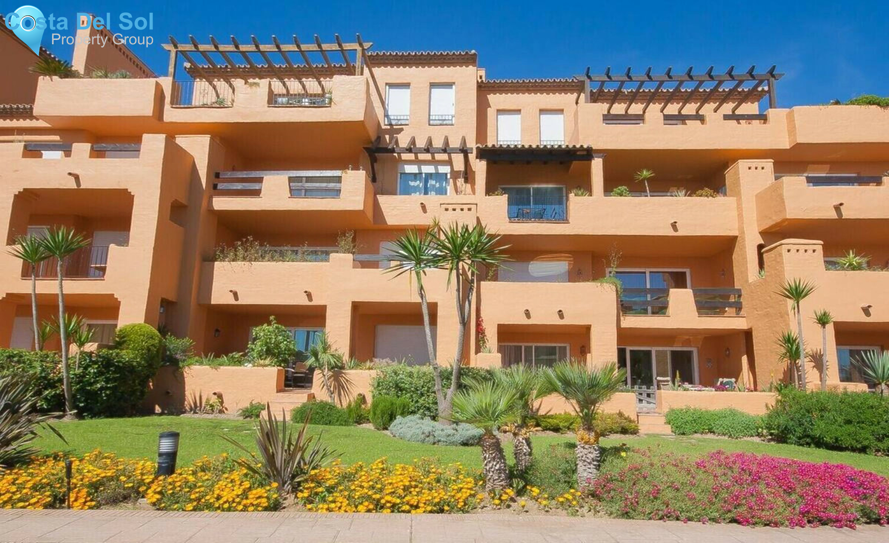 Middle Floor Apartment in La Duquesa-1320350