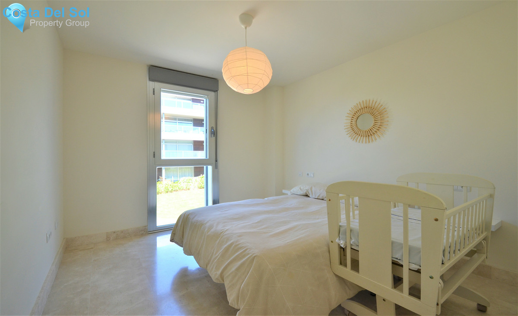Middle Floor Apartment in La Duquesa-1355156