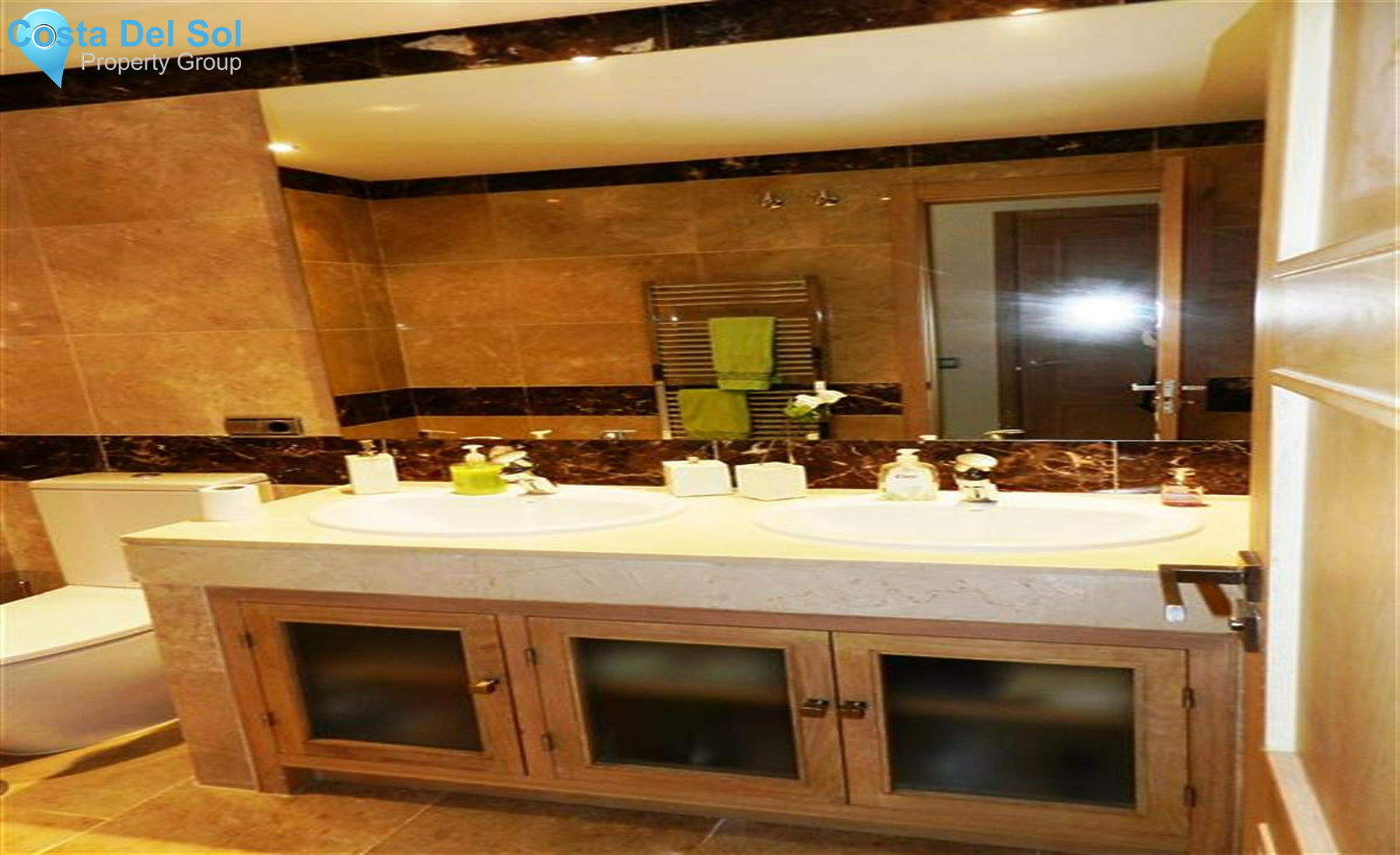 Middle Floor Apartment in La Duquesa-1356691