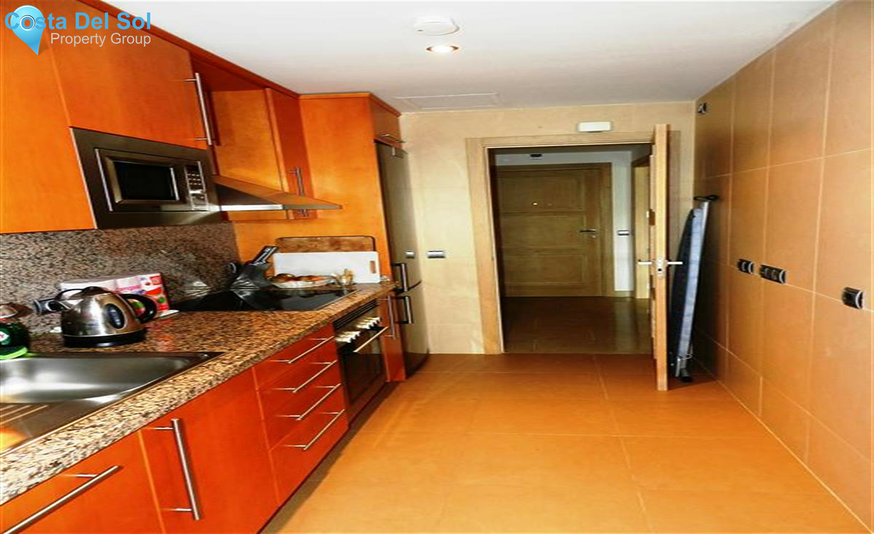 Middle Floor Apartment in La Duquesa-1356680