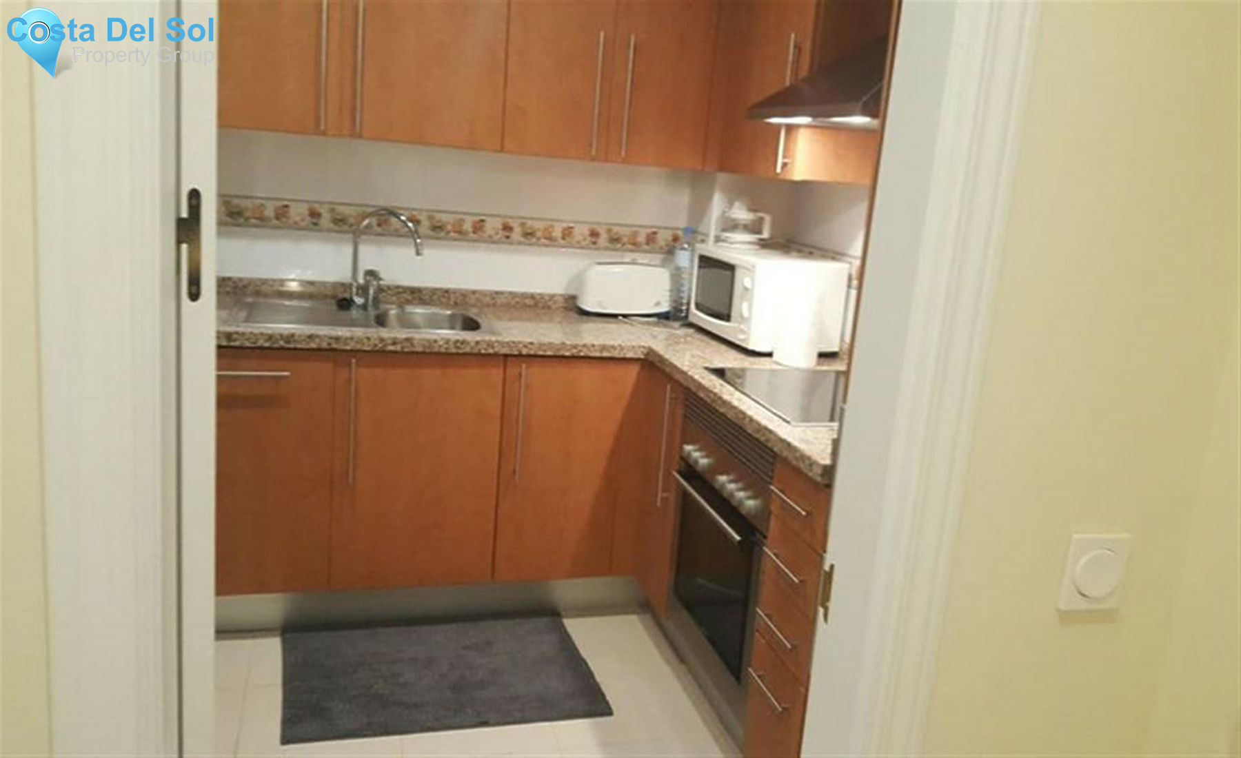 Middle Floor Apartment in La Duquesa-1357355