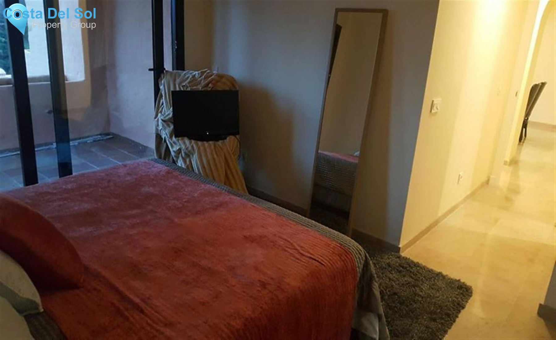 Middle Floor Apartment in La Duquesa-1357350