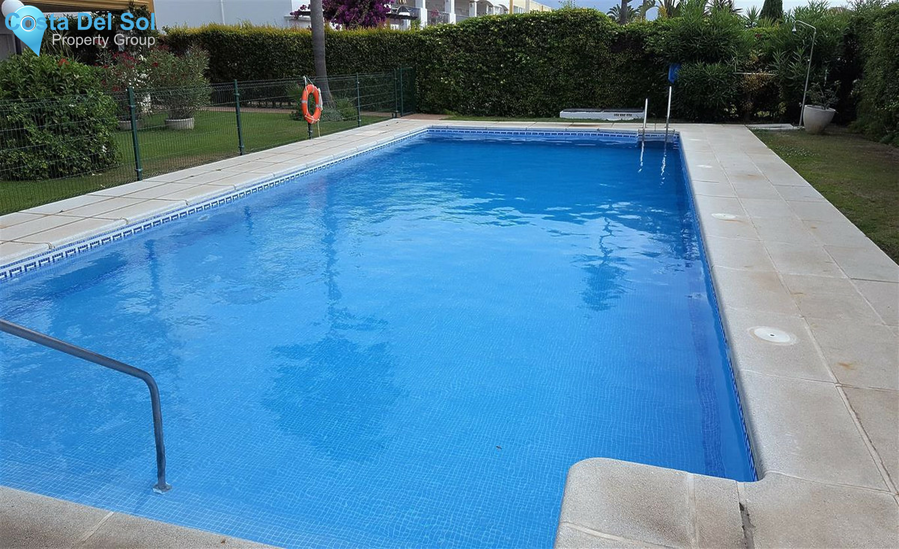 Middle Floor Apartment in La Duquesa-1373310