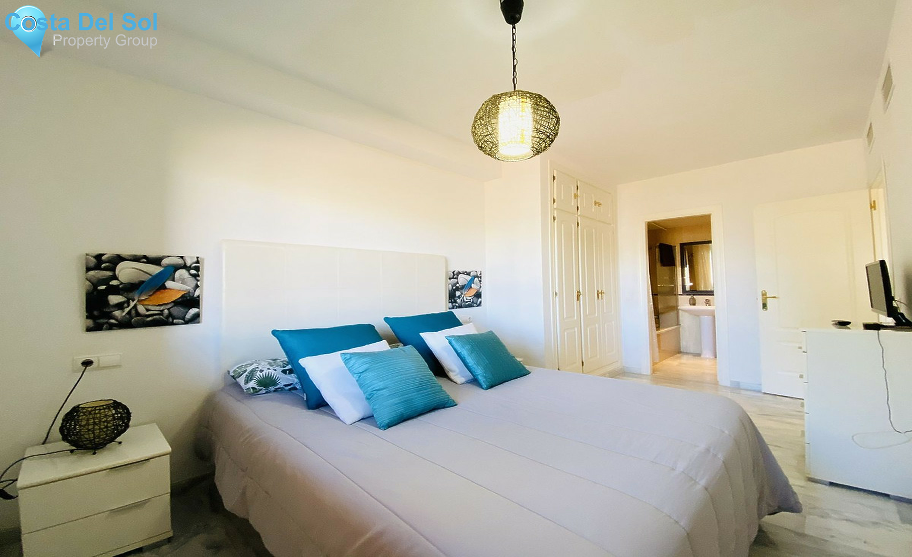 Middle Floor Apartment in La Duquesa-1438160