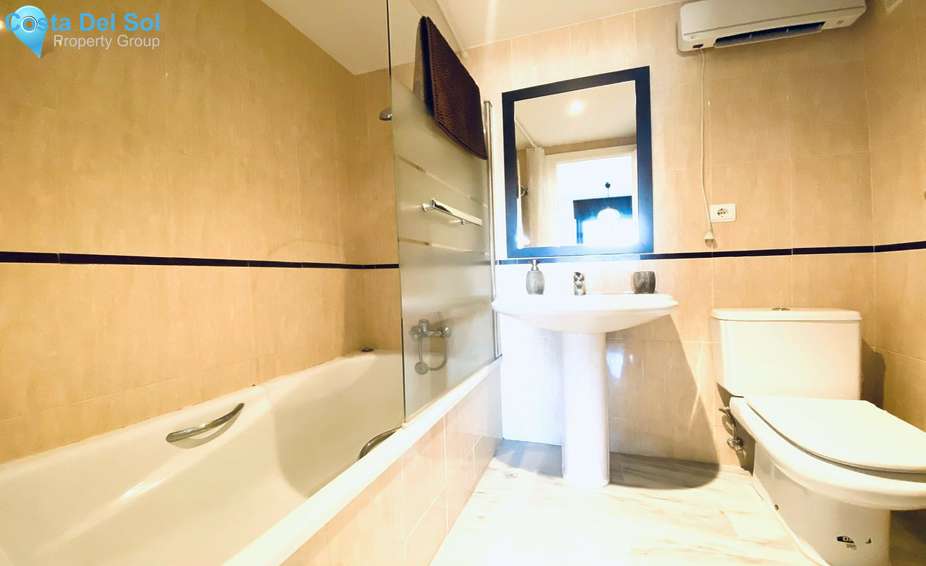 Middle Floor Apartment in La Duquesa-1438162