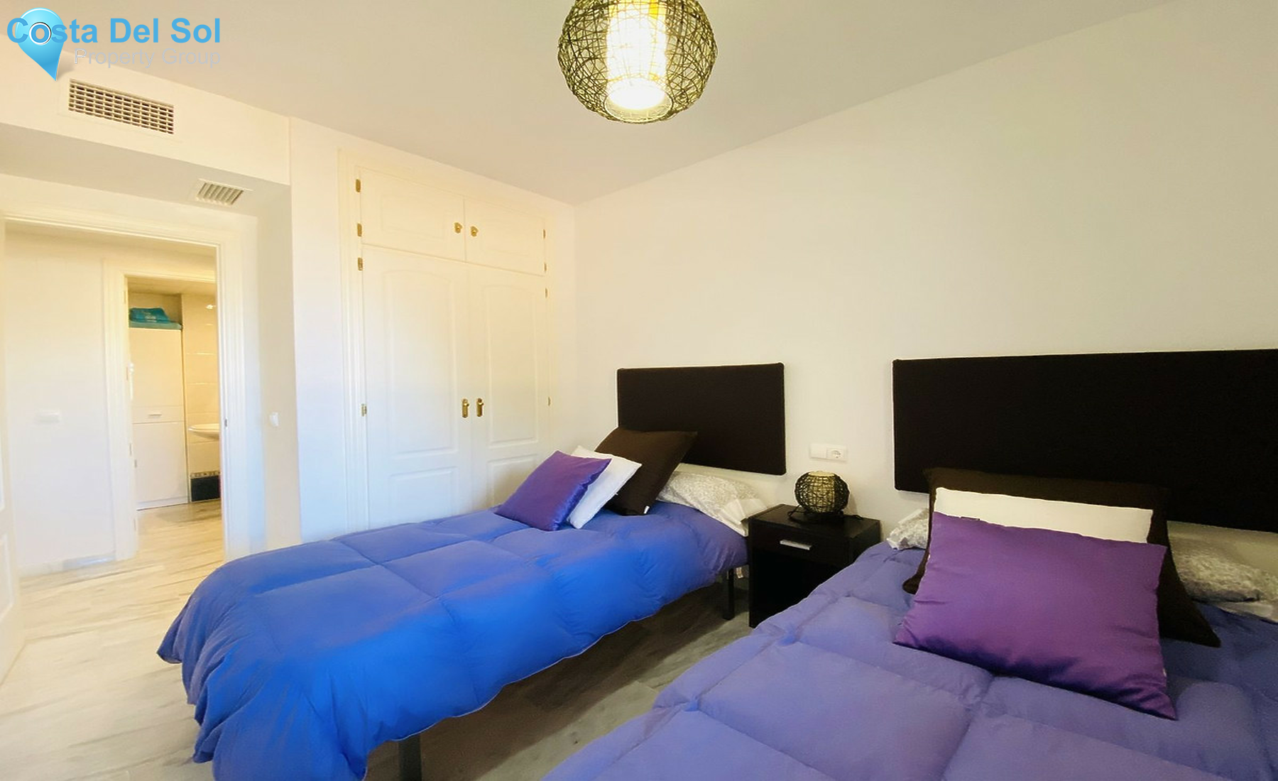 Middle Floor Apartment in La Duquesa-1438164