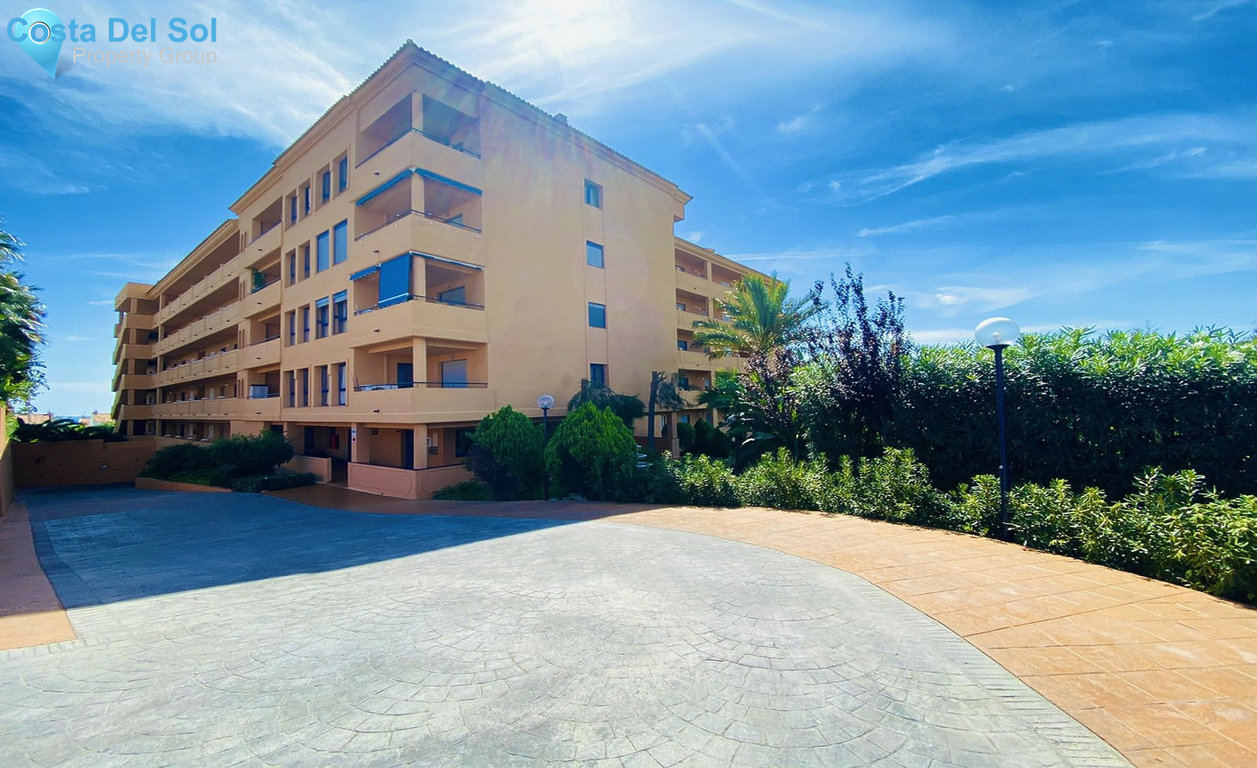 Middle Floor Apartment in La Duquesa-1438166