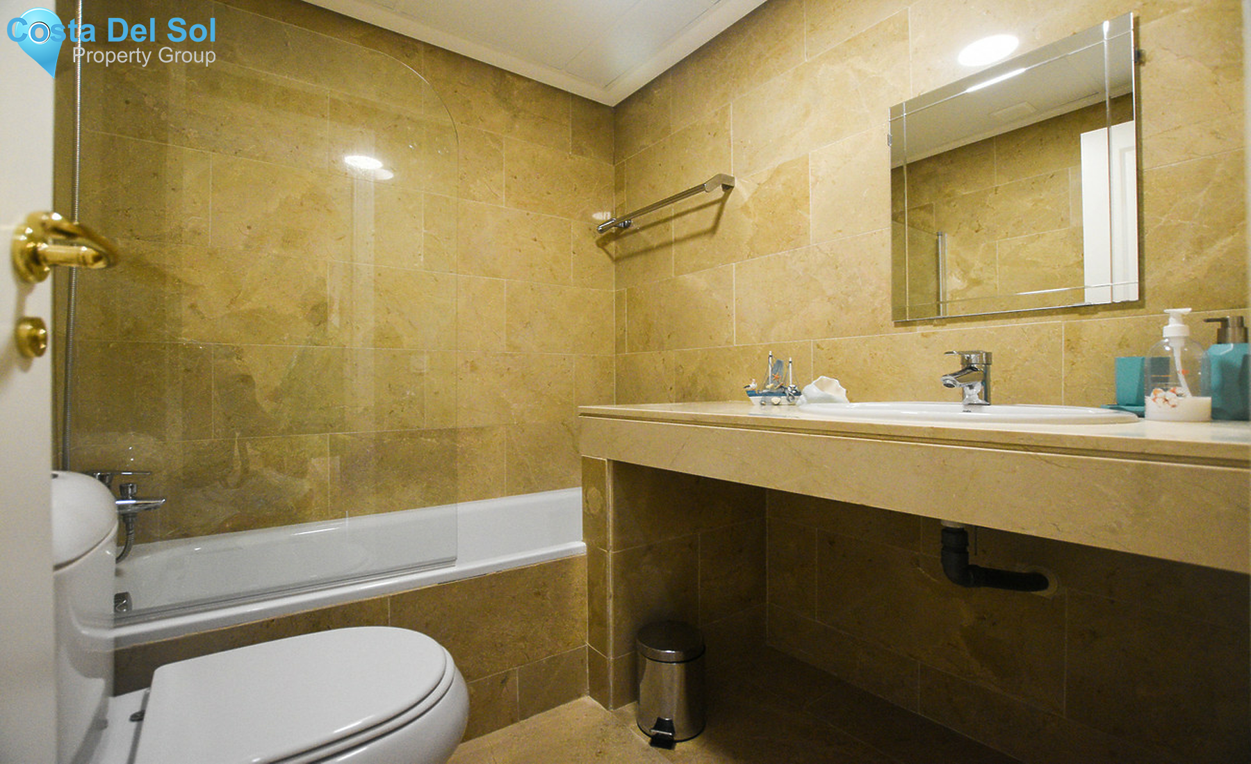 Middle Floor Apartment in La Duquesa-1440969