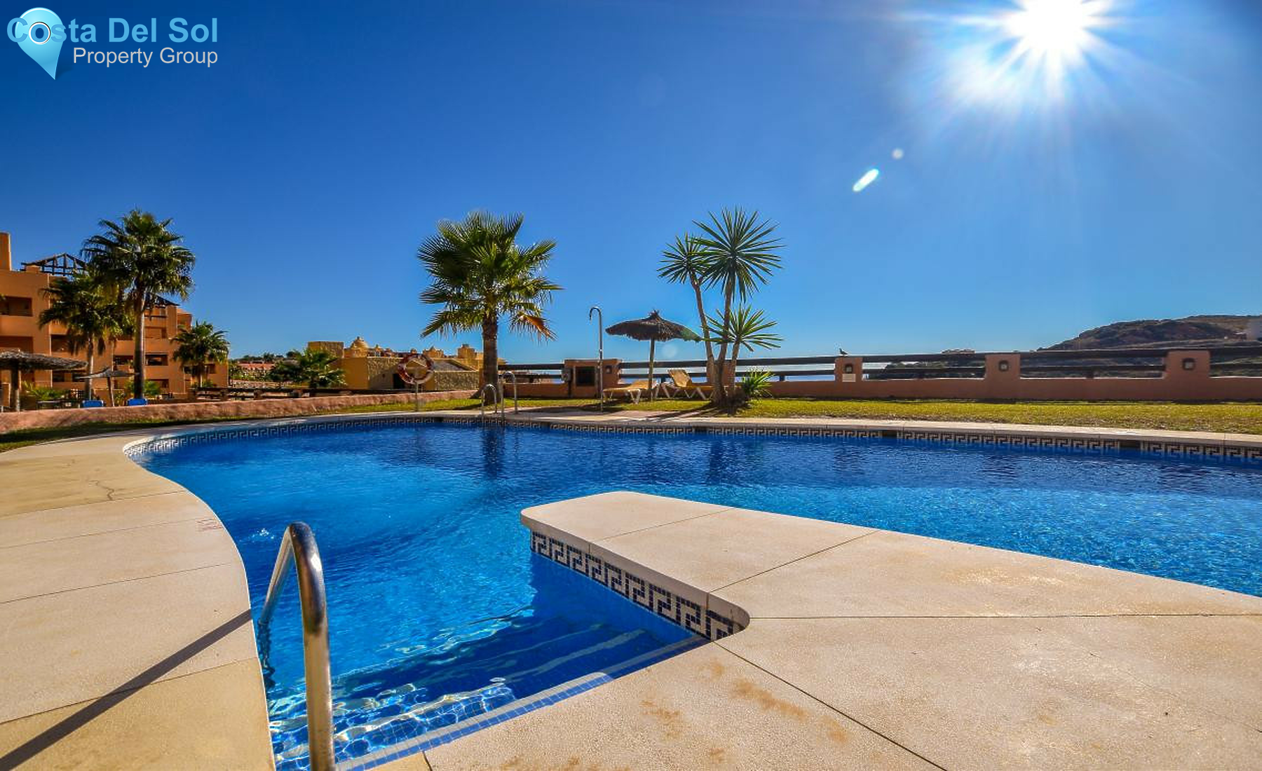 Middle Floor Apartment in La Duquesa-1440973