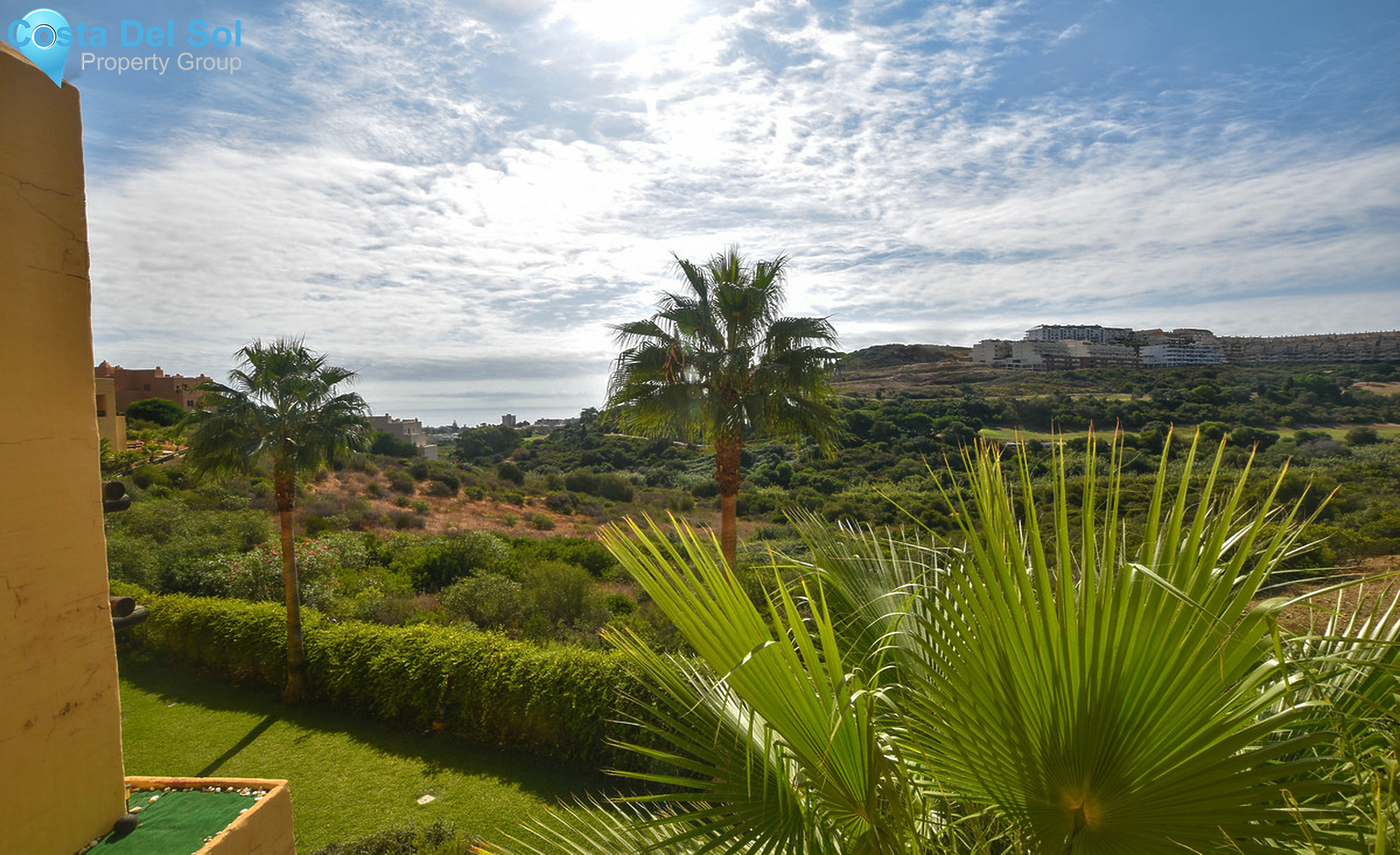 Middle Floor Apartment in La Duquesa-1440958