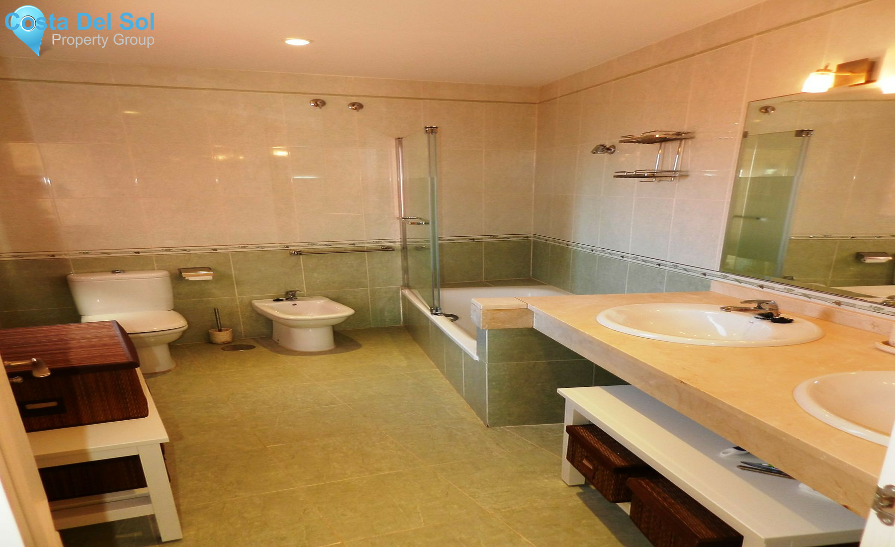 Middle Floor Apartment in La Duquesa-1441131