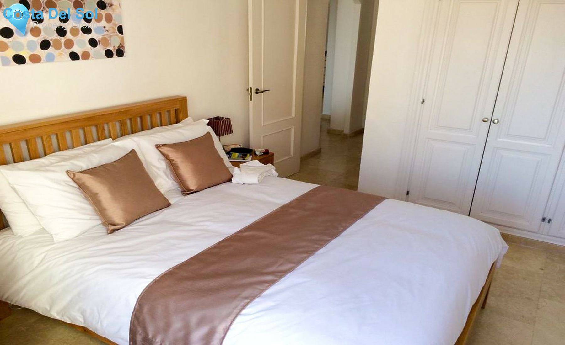 Middle Floor Apartment in La Duquesa-1457219