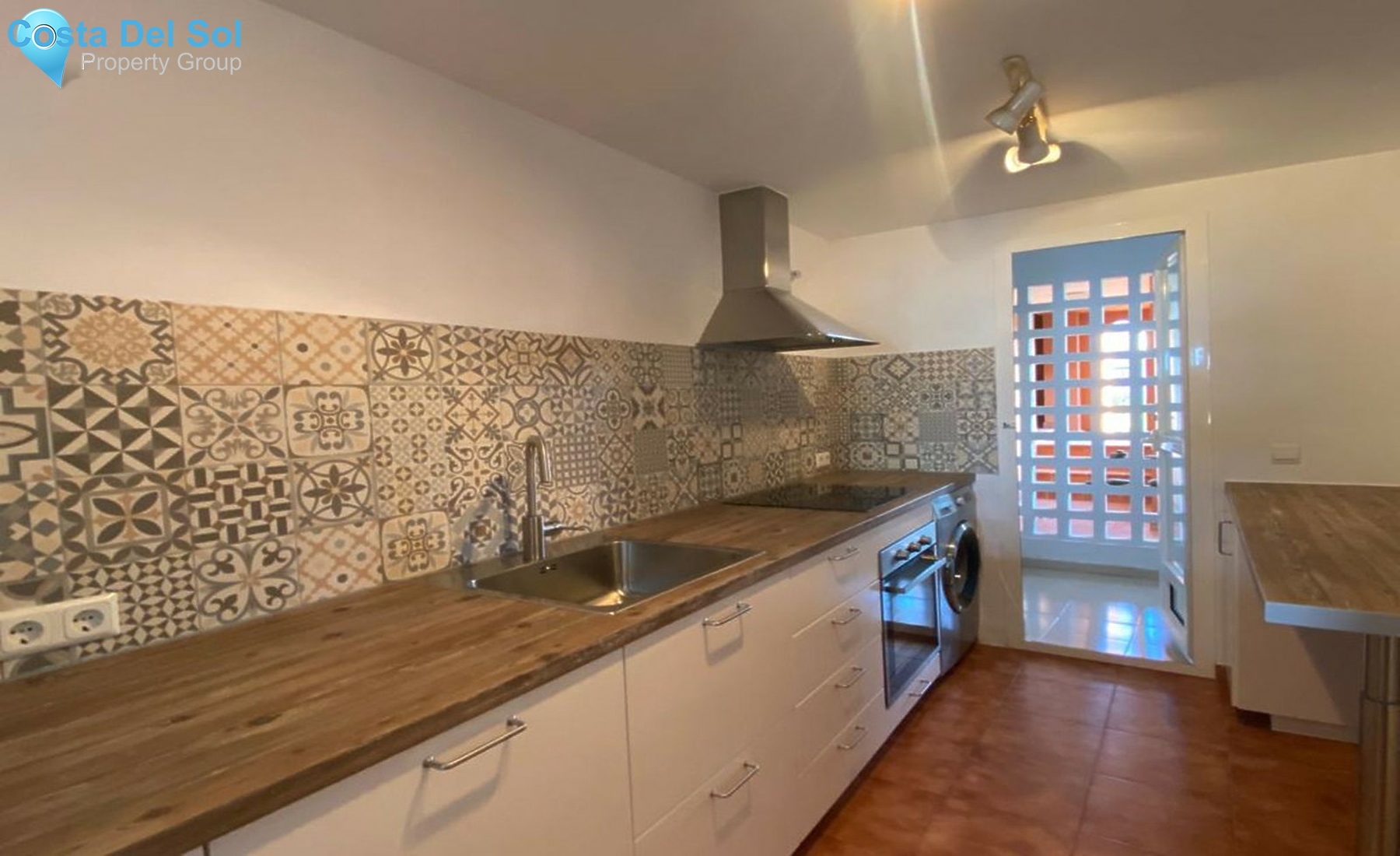 Middle Floor Apartment in La Duquesa-1500288