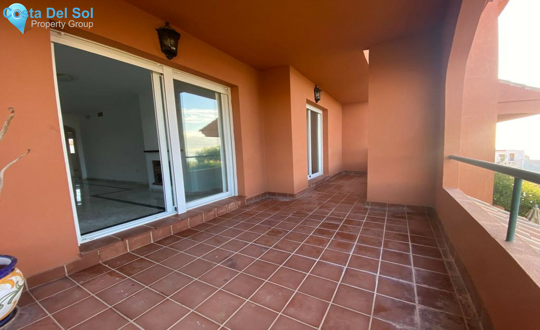 Middle Floor Apartment in La Duquesa-1500289