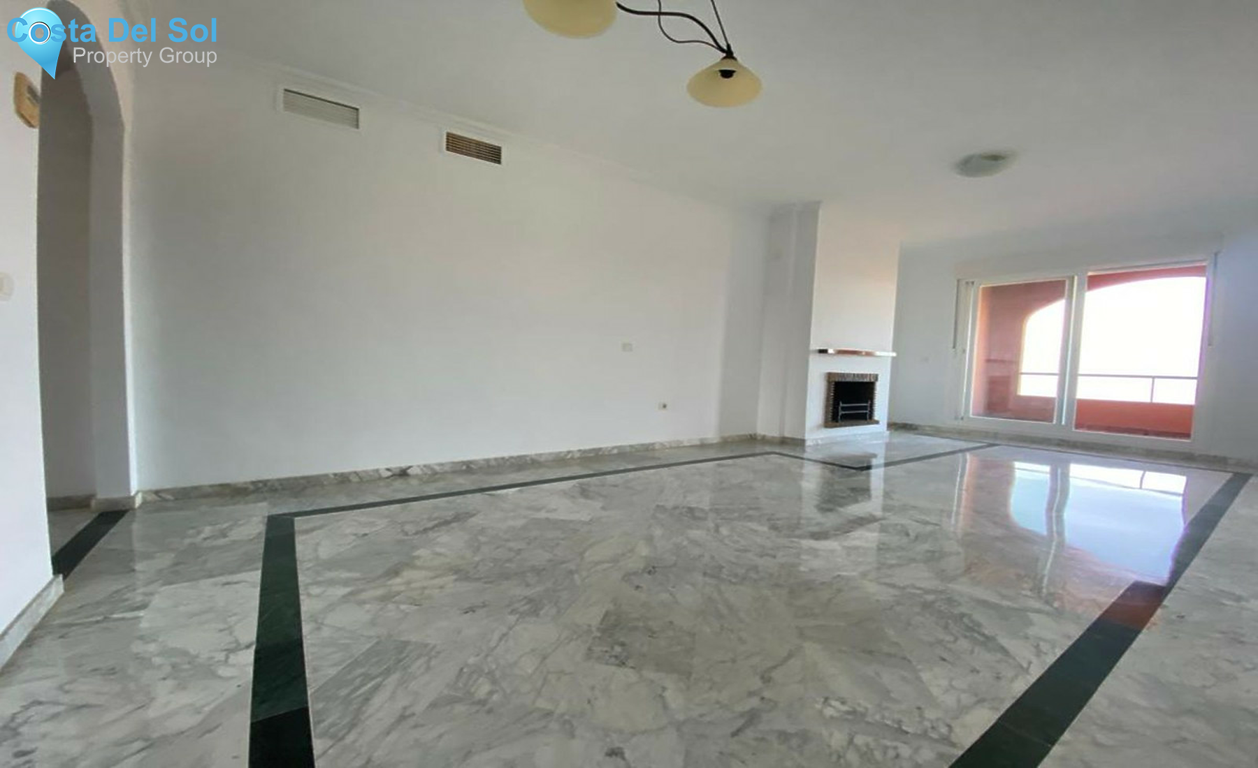 Middle Floor Apartment in La Duquesa-1500277