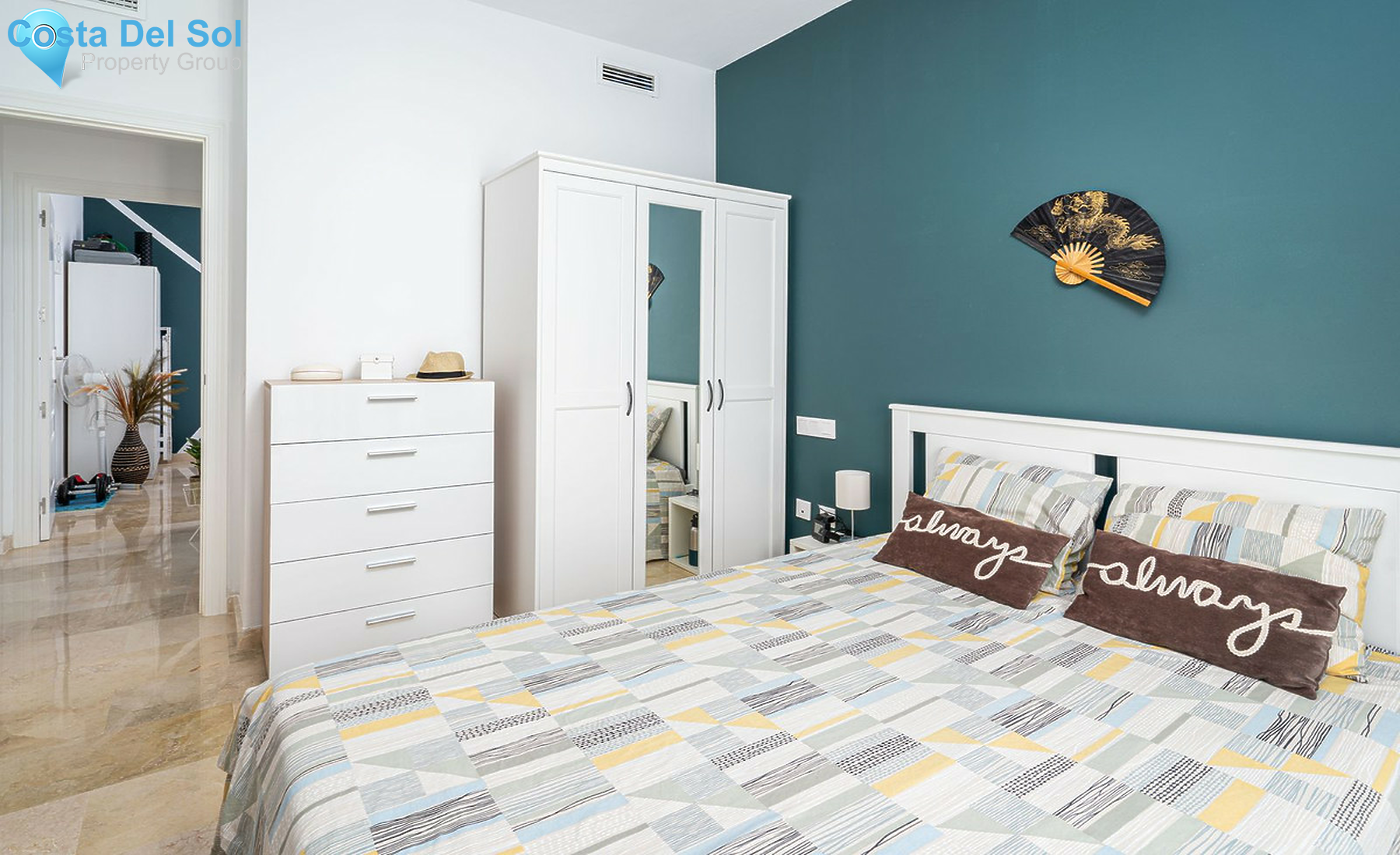 Middle Floor Apartment in La Duquesa-1537078