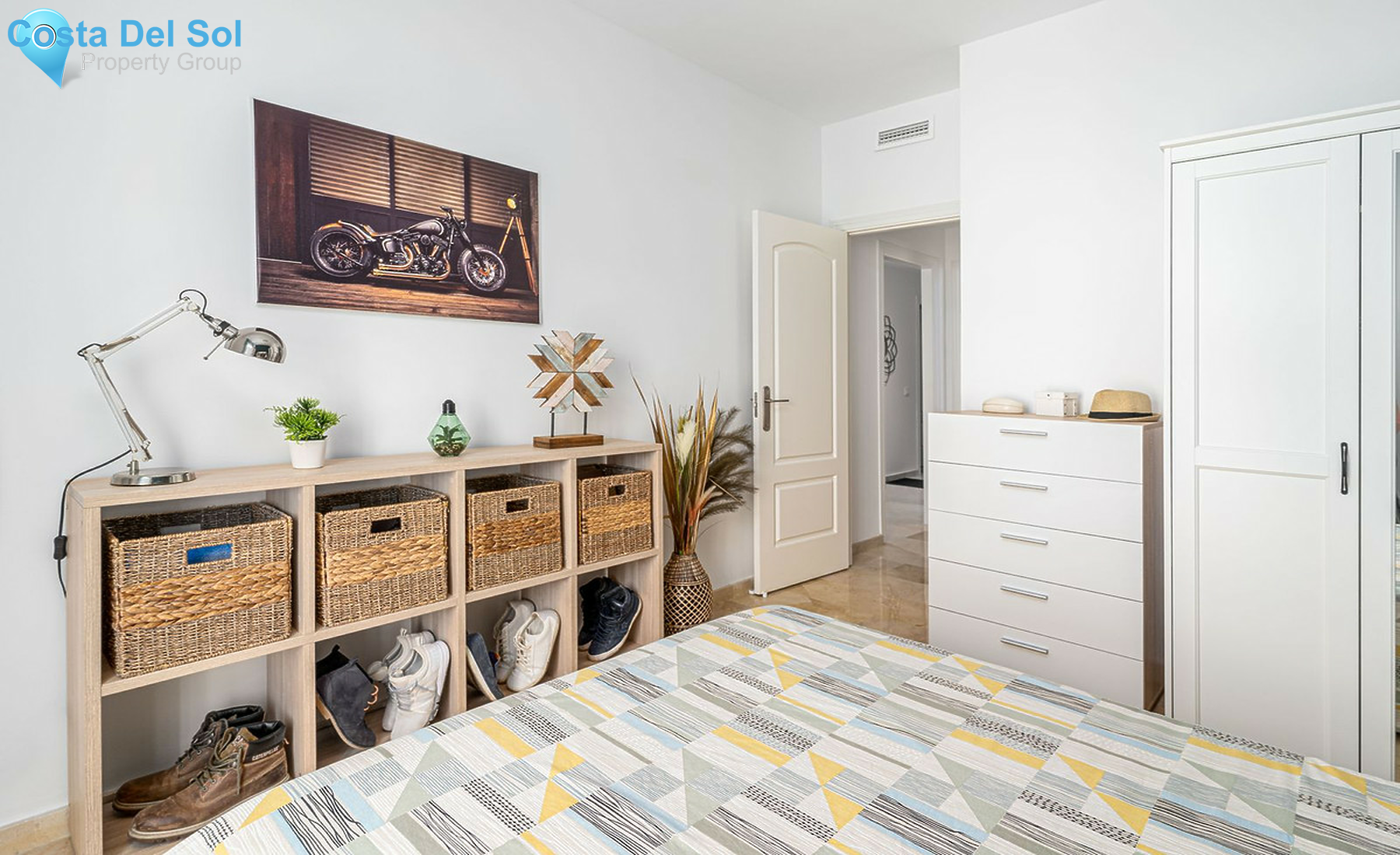 Middle Floor Apartment in La Duquesa-1537080