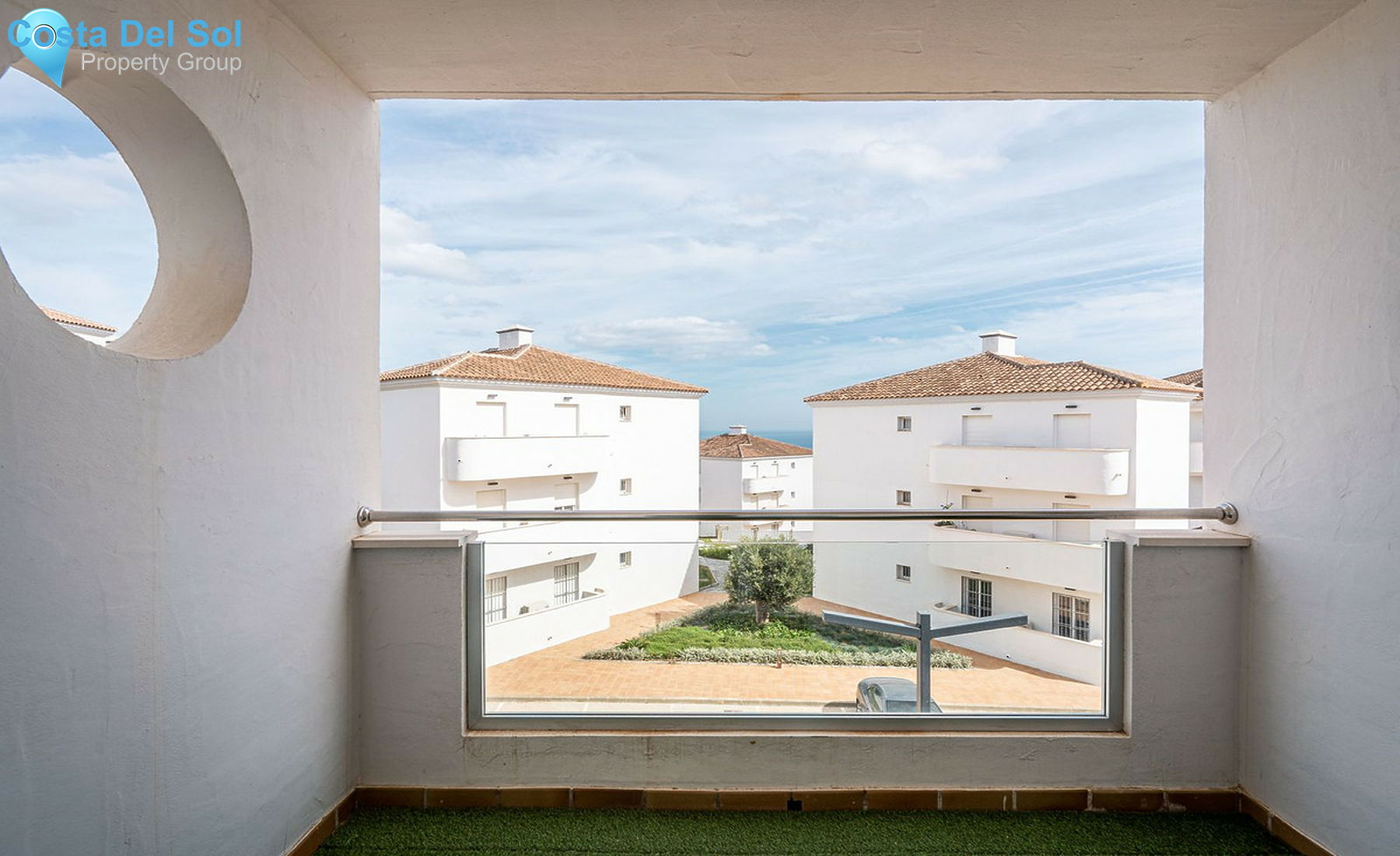 Middle Floor Apartment in La Duquesa-1537070