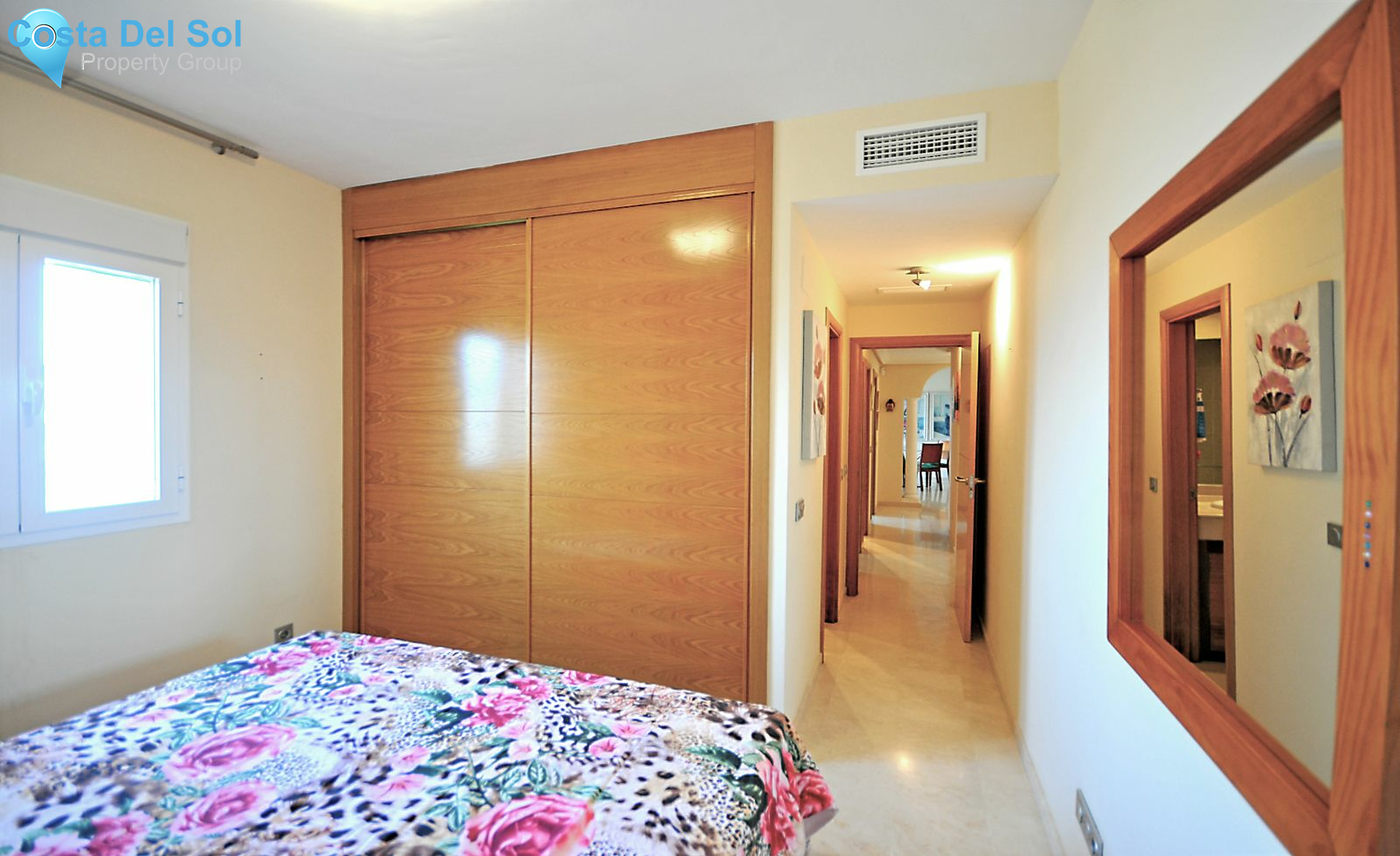 Middle Floor Apartment in La Duquesa-1136377