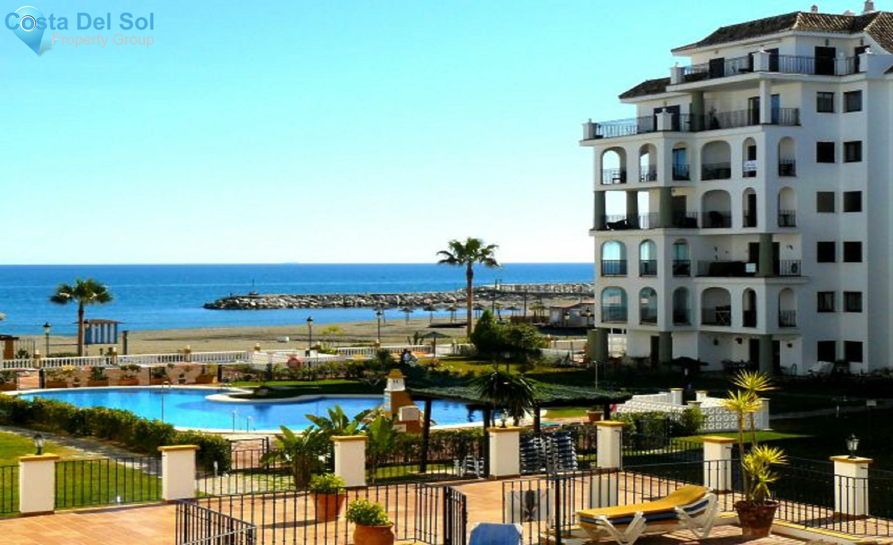 Middle Floor Apartment in La Duquesa-1137345