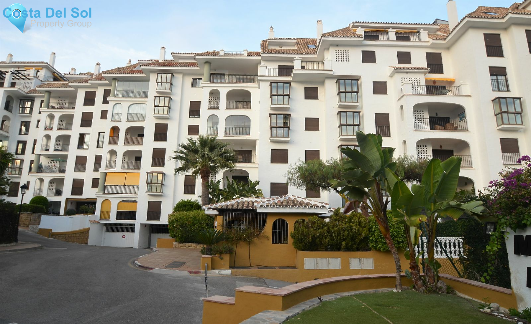 Middle Floor Apartment in La Duquesa-1137346