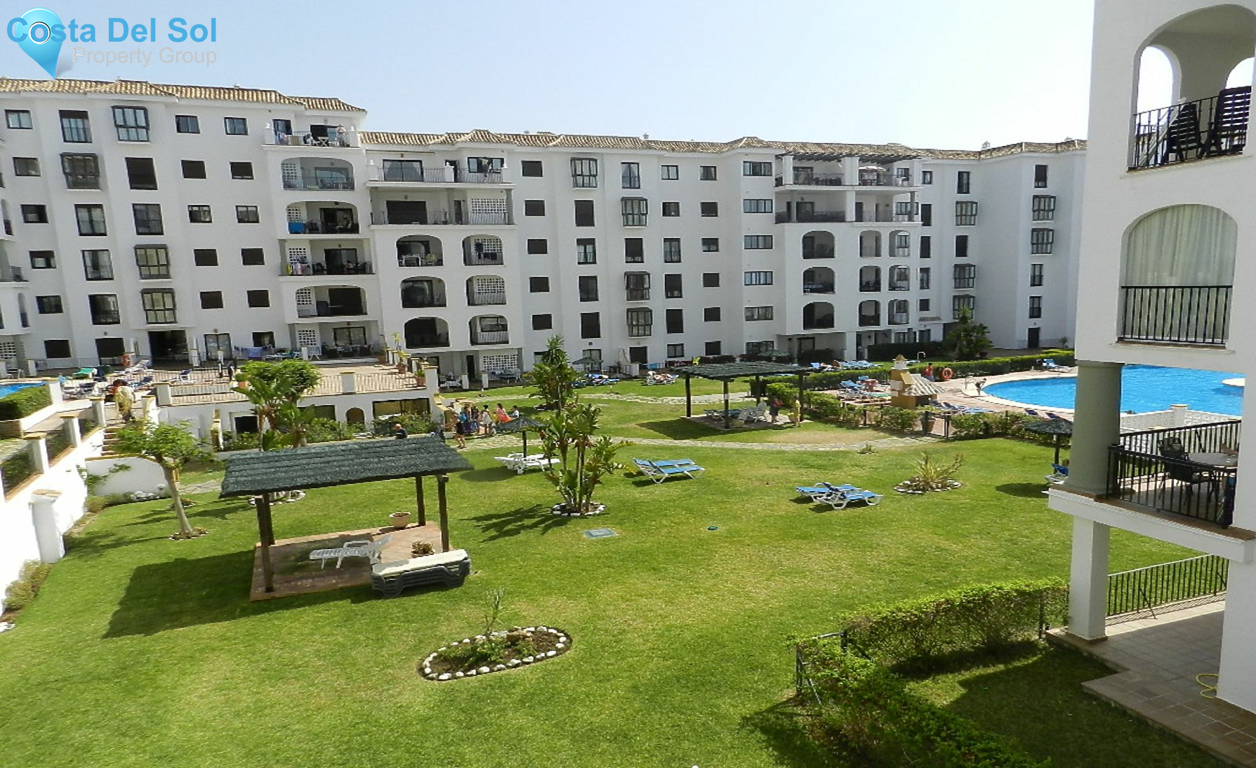 Middle Floor Apartment in La Duquesa-1137331