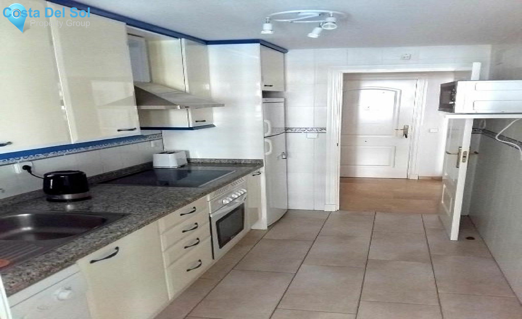 Middle Floor Apartment in La Duquesa-1137335
